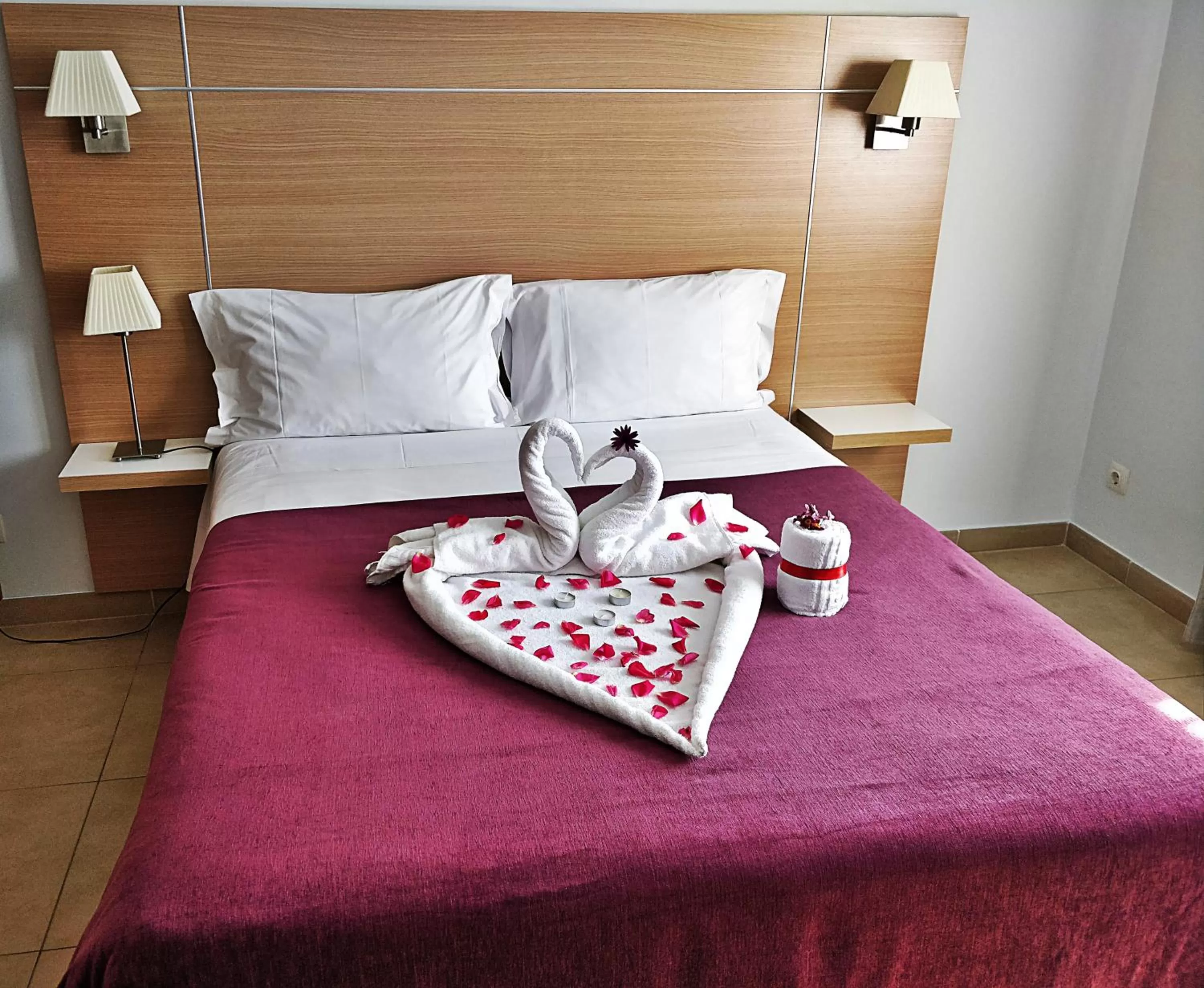 Bedroom, Bed in Sagres Time Apartamentos