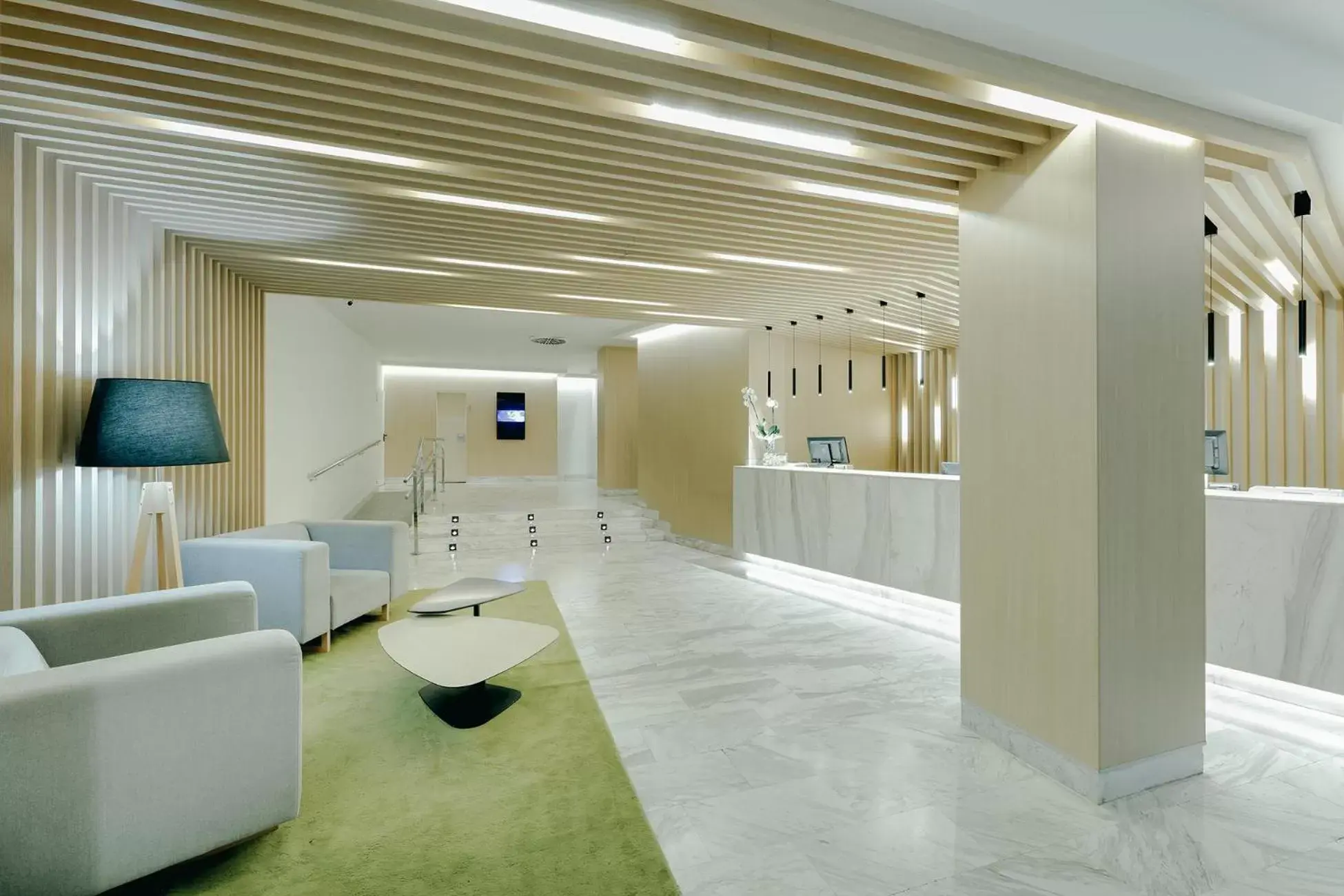 Lobby or reception in Hesperia Murcia Centro