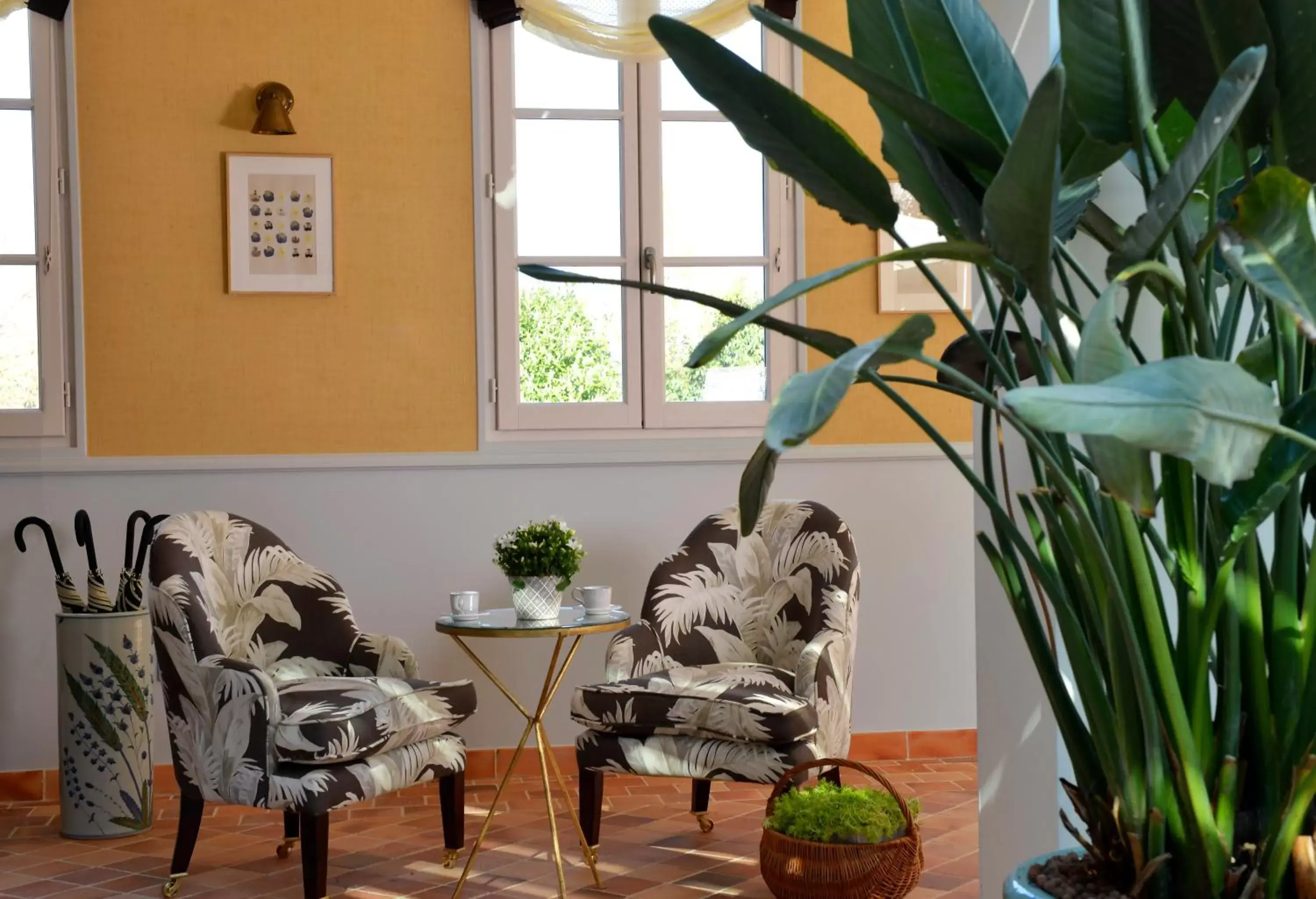 Restaurant/places to eat, Seating Area in Chateau La Cheneviere