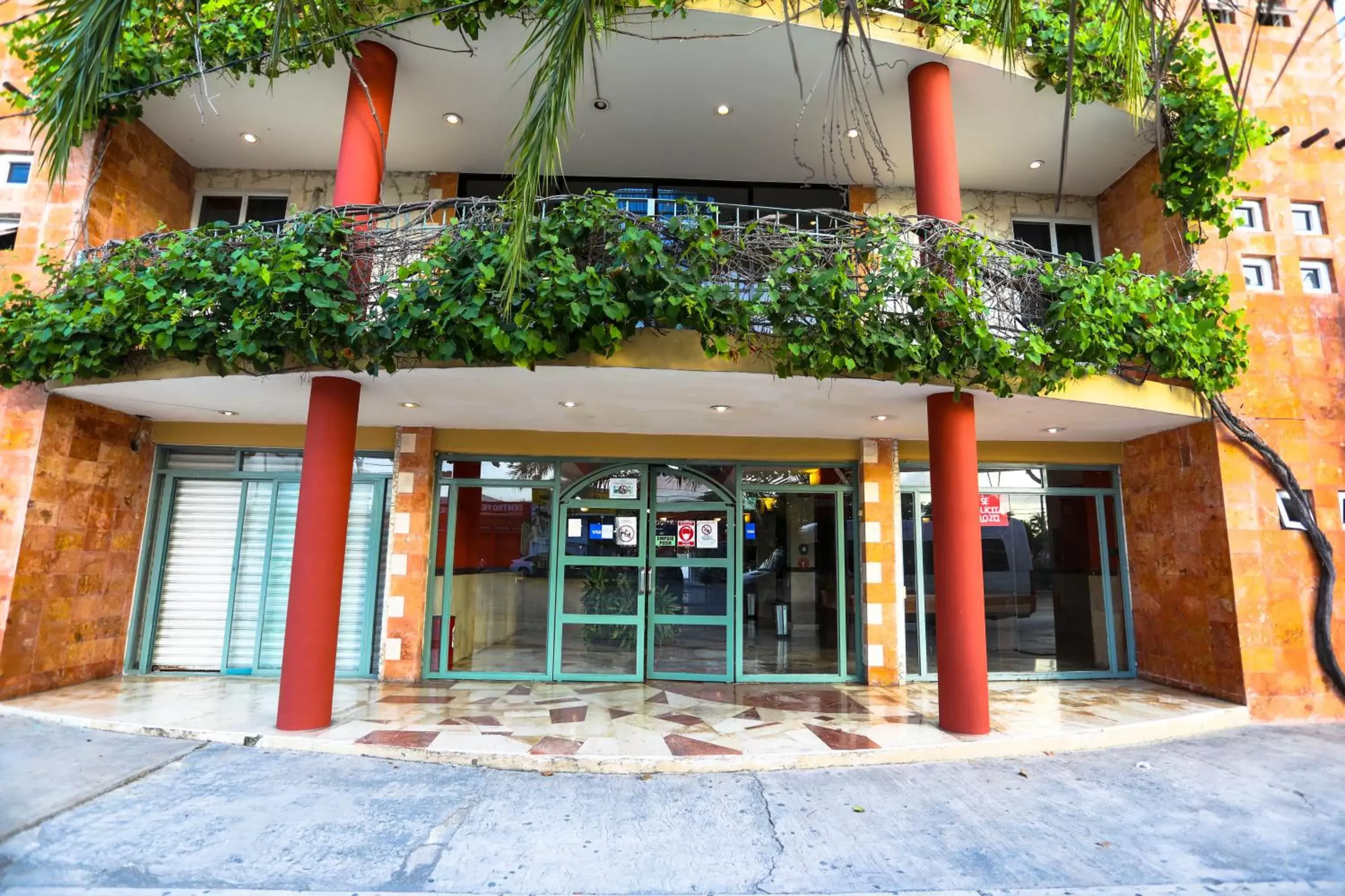 Facade/entrance, Property Building in Hotel Santa Maria