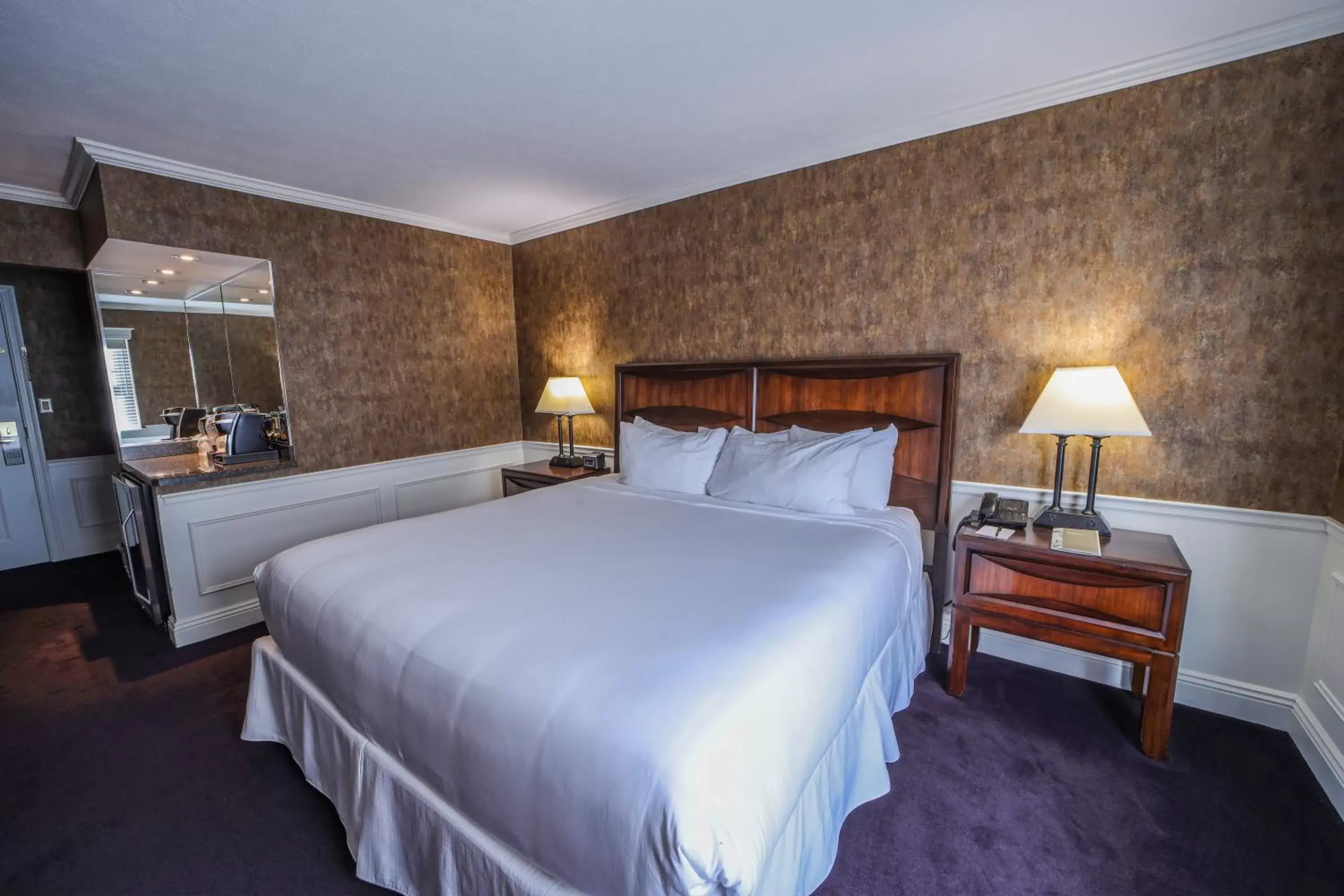 Luxury King Room in The Grand Resort Luxury King Room in The Grand Resort