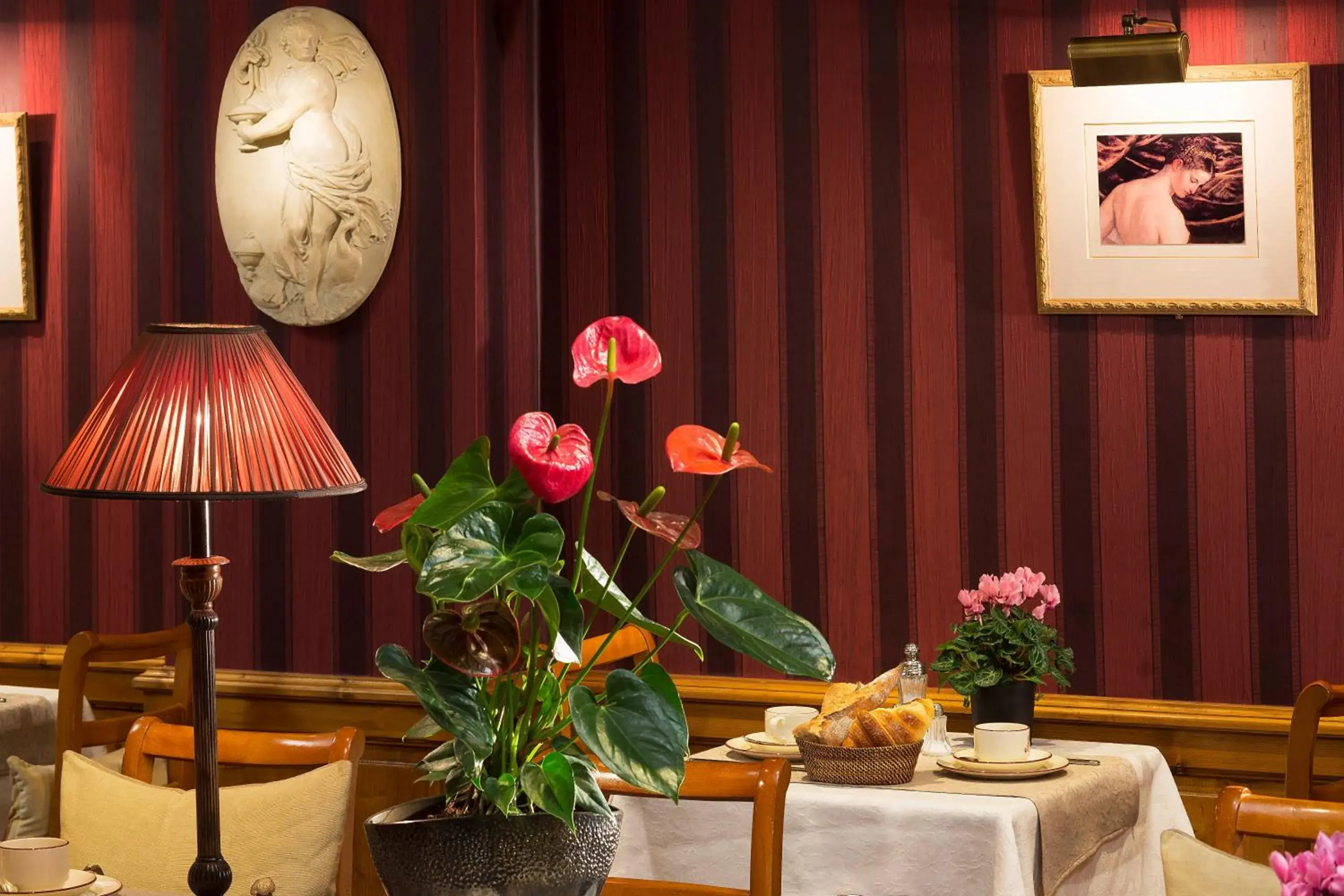 Restaurant/places to eat in Hotel Britannique