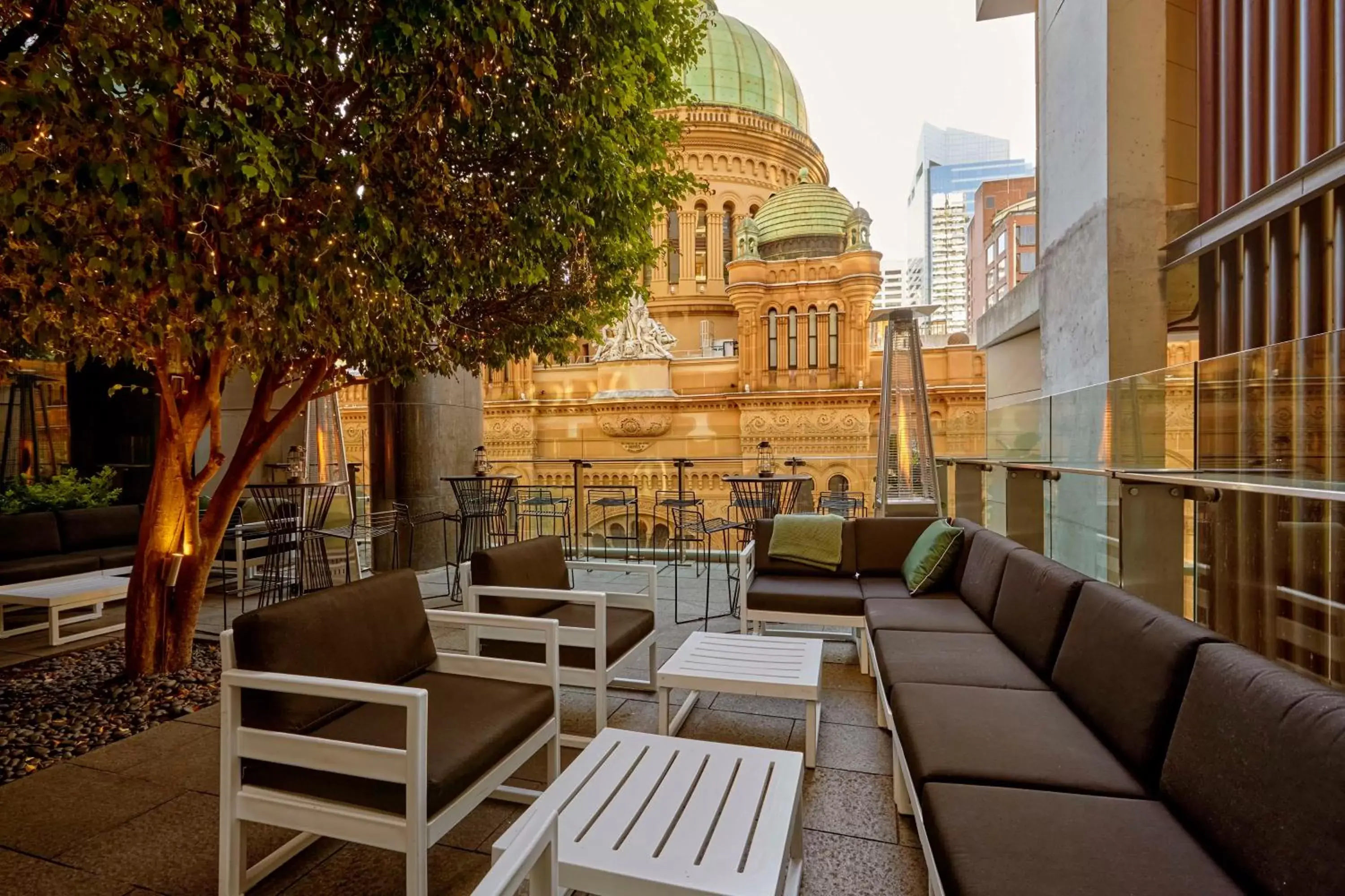 Lounge or bar in Hilton Sydney