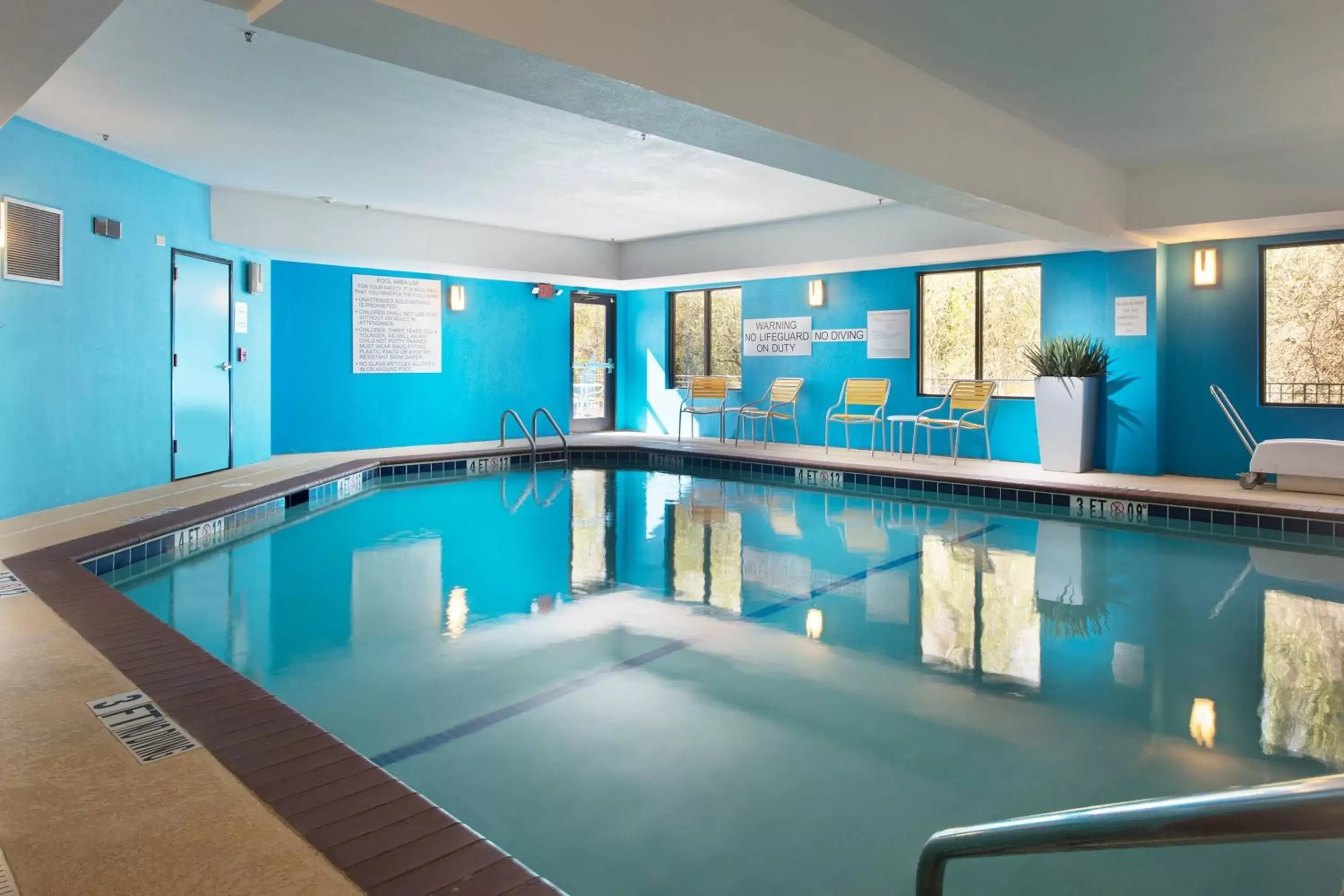 Swimming Pool in Fairfield Inn & Suites by Marriott Gainesville