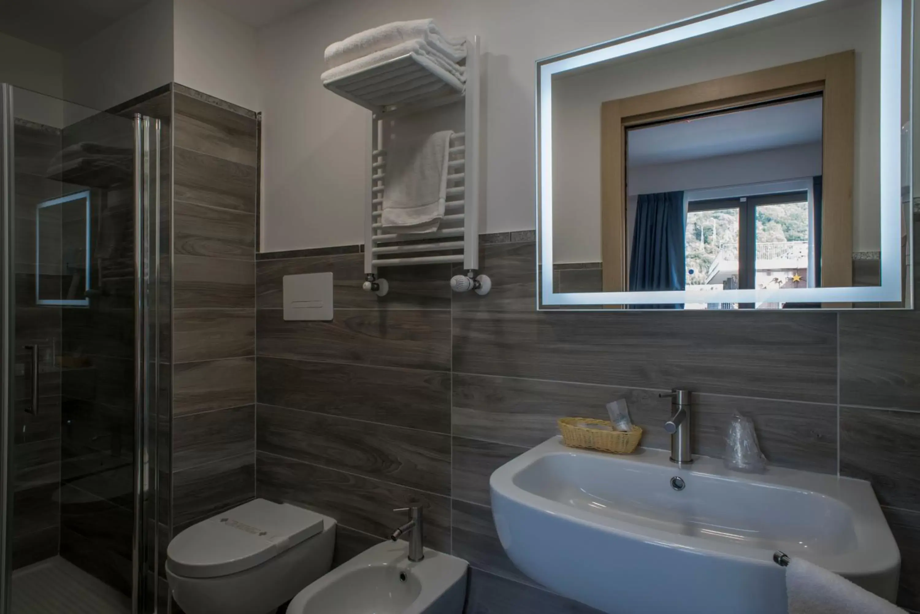 Shower, Bathroom in Hotel Terme Capasso