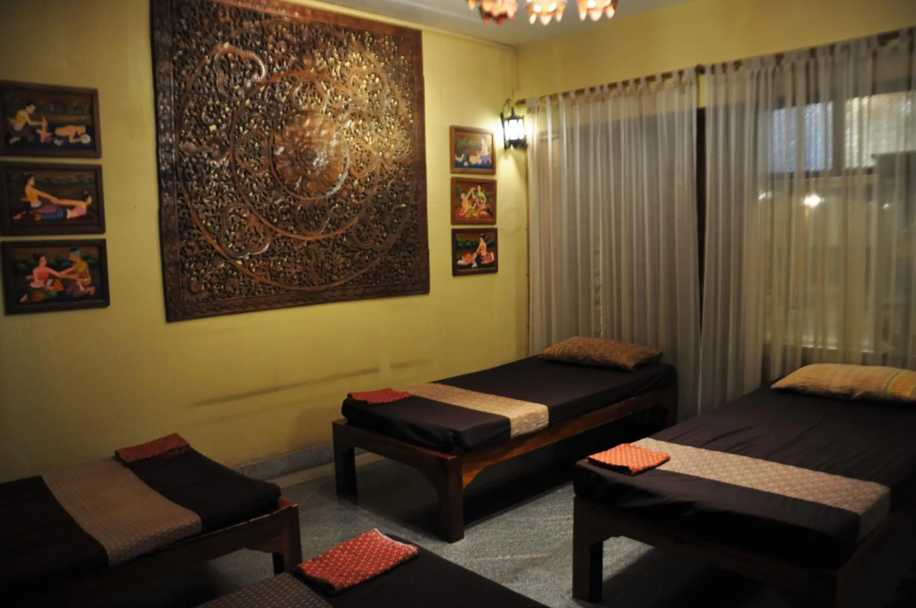 Massage, Room Photo in Ruean Thai Hotel