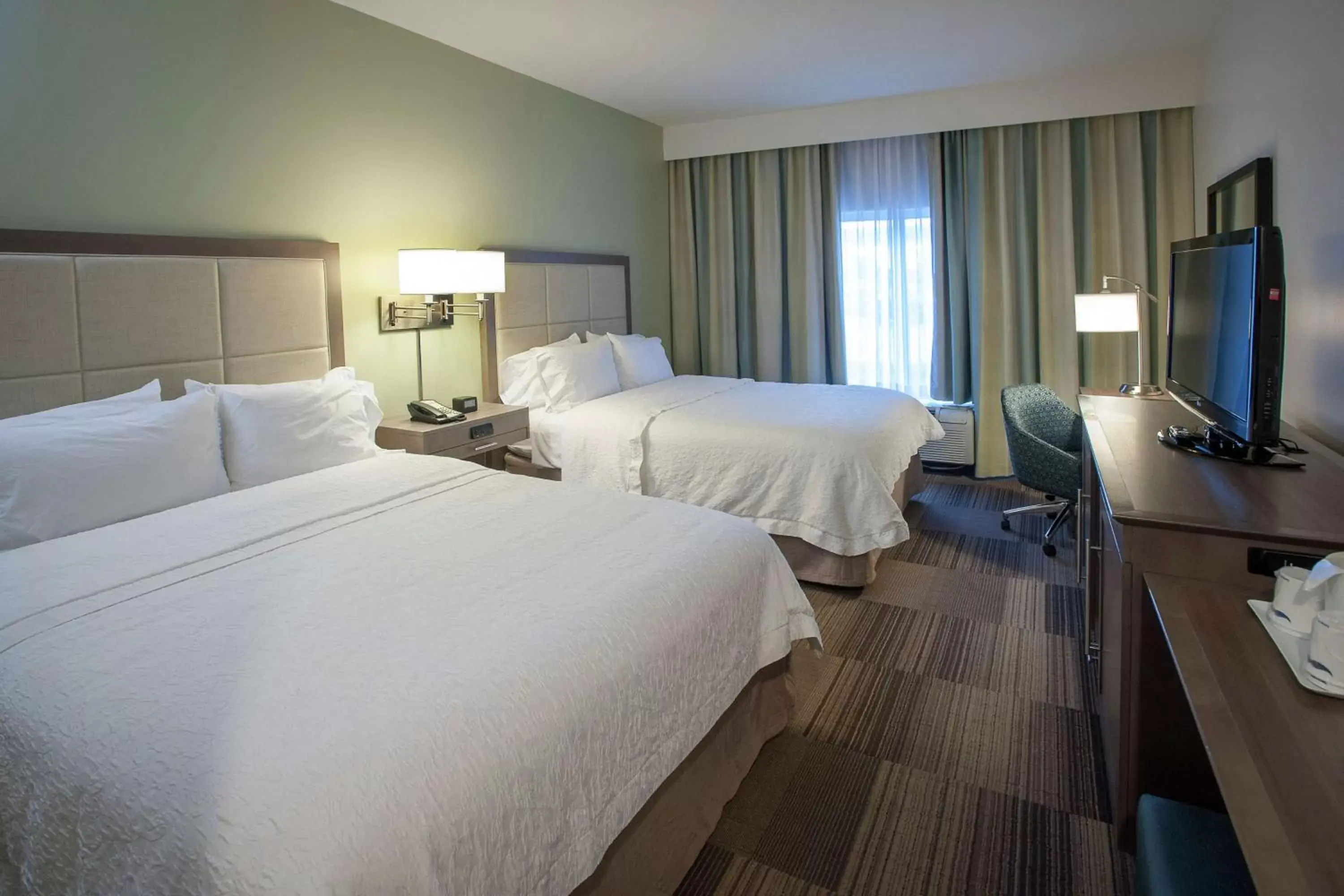 Bedroom in Hampton Inn & Suites New Orleans/Elmwood
