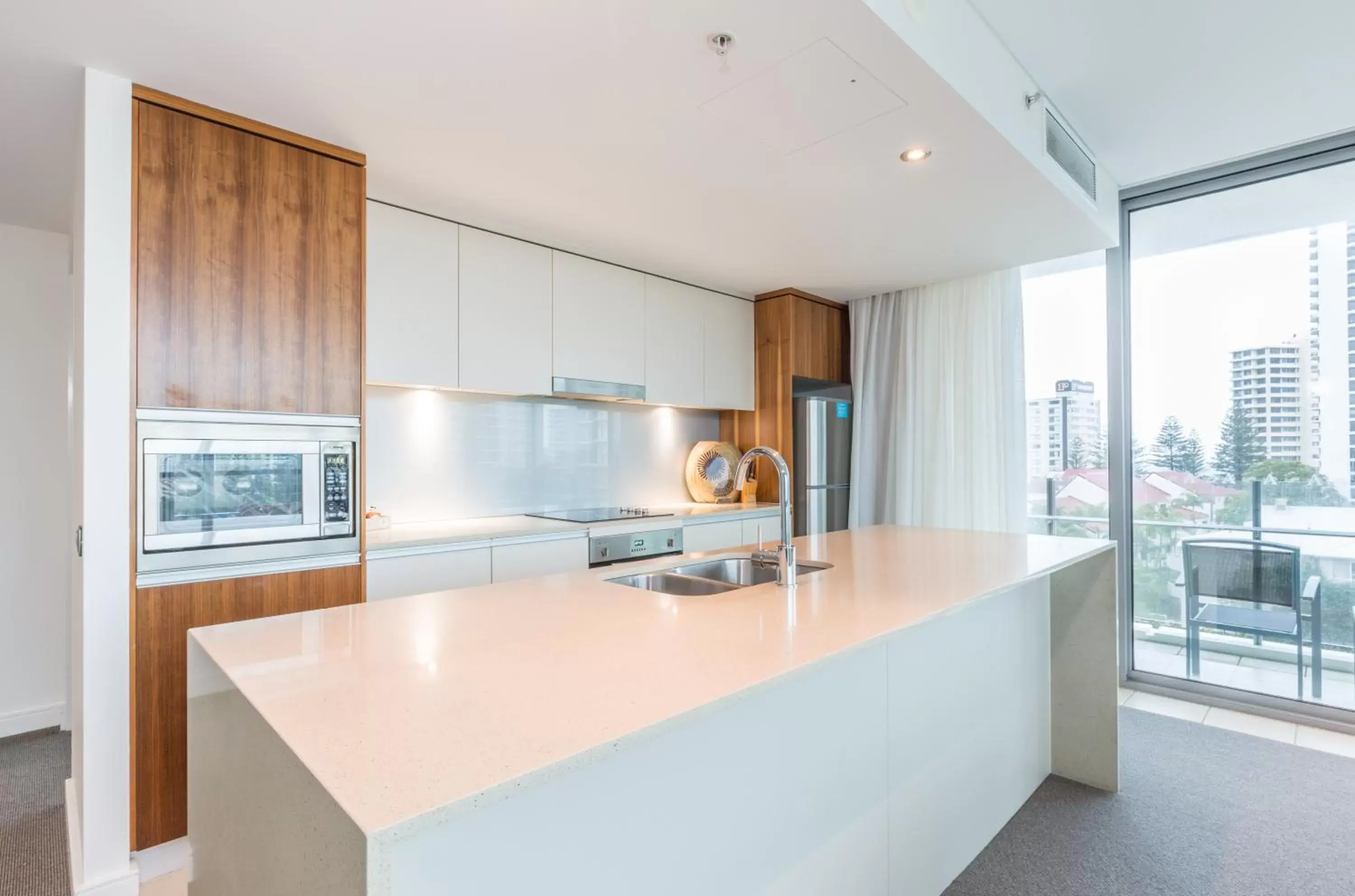 Dining area, Kitchen/Kitchenette in Wyndham Resort Surfers Paradise