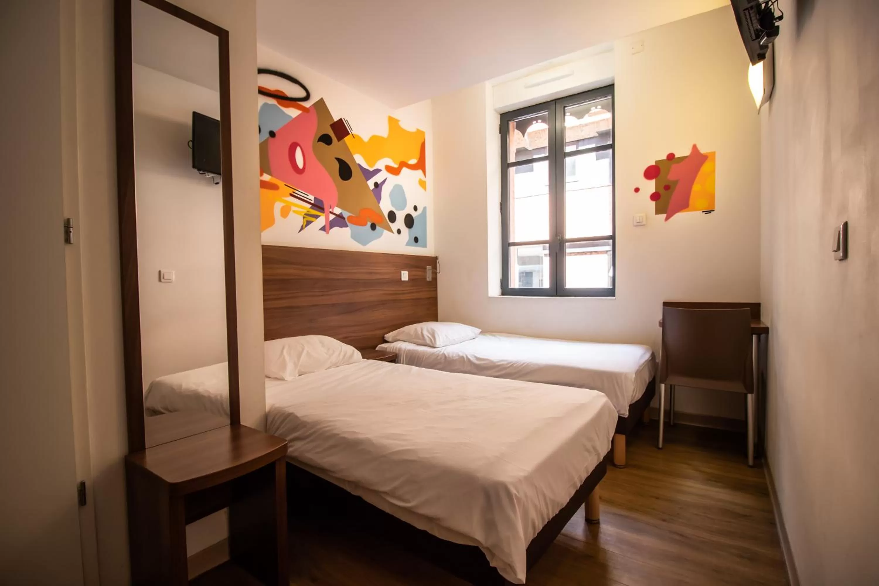 Photo of the whole room, Bed in Hôtel le Pastel