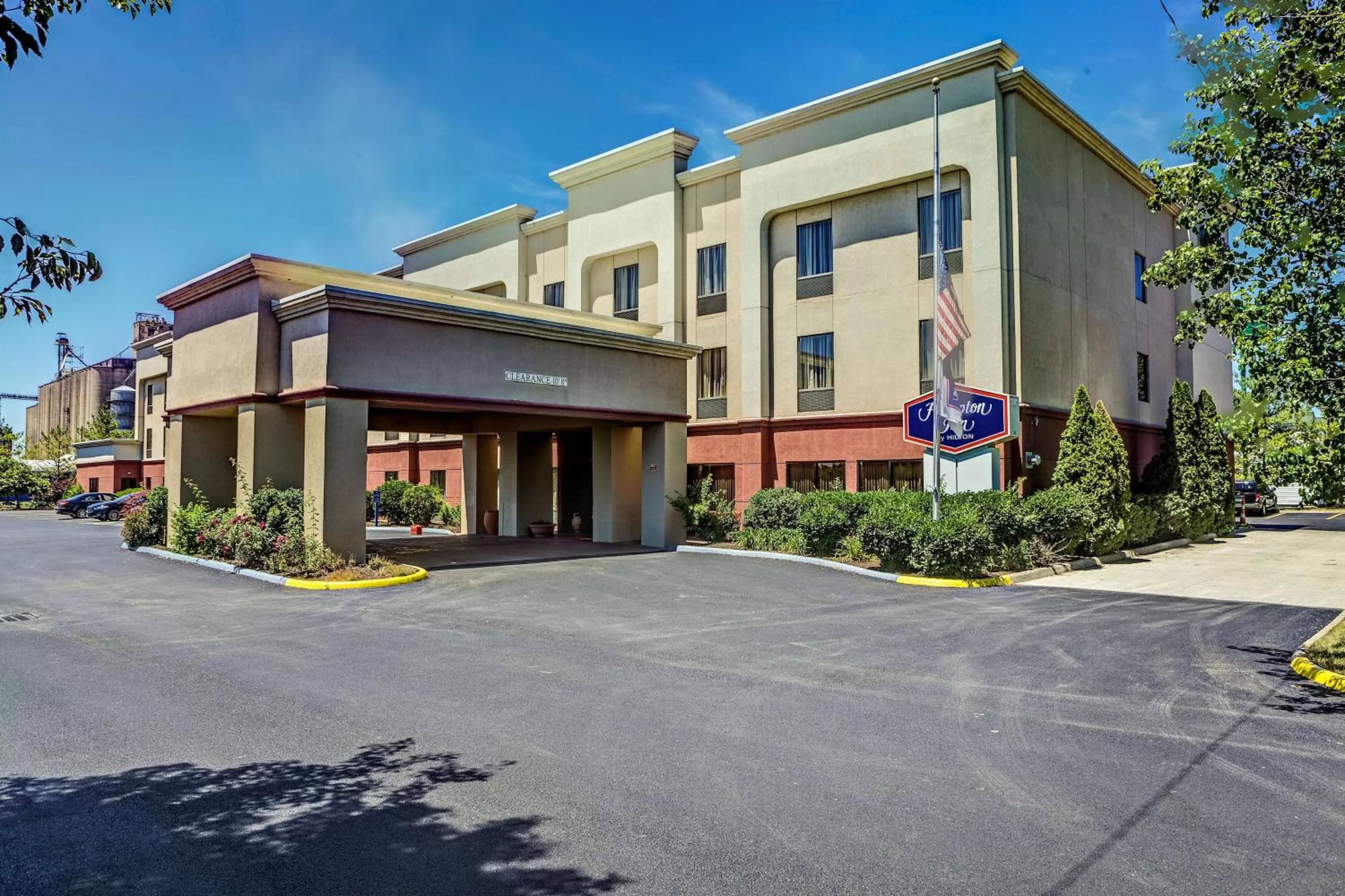 Property building in Hampton Inn Columbus I-70E/Hamilton Road