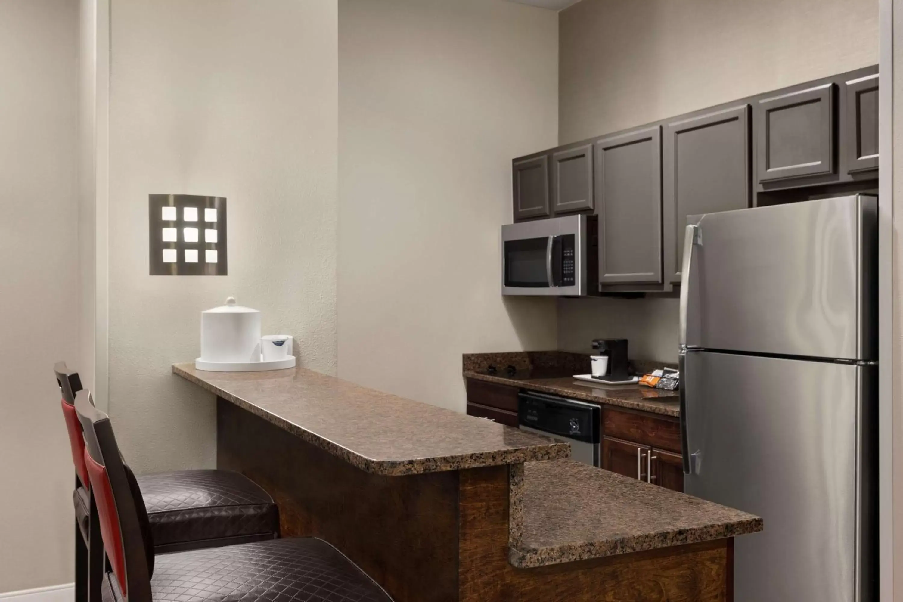 Kitchen or kitchenette, Kitchen/Kitchenette in Hampton Inn and Suites New Orleans Convention Center