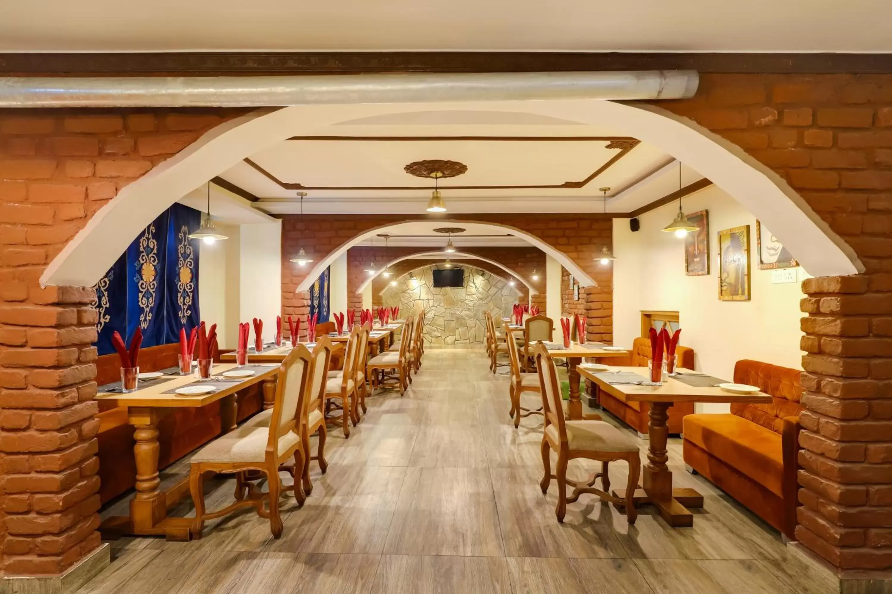 Restaurant/places to eat in Summit Hermon Hotel & Spa Restaurant/places to eat in Summit Hermon Hotel & Spa