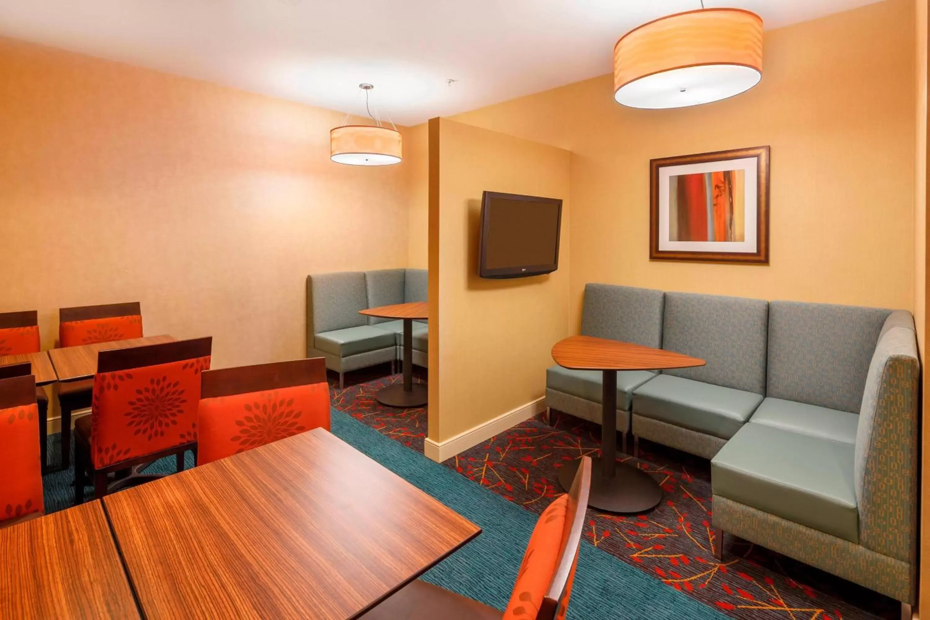 Photo of the whole room, Seating Area in Residence Inn Salt Lake City Cottonwood