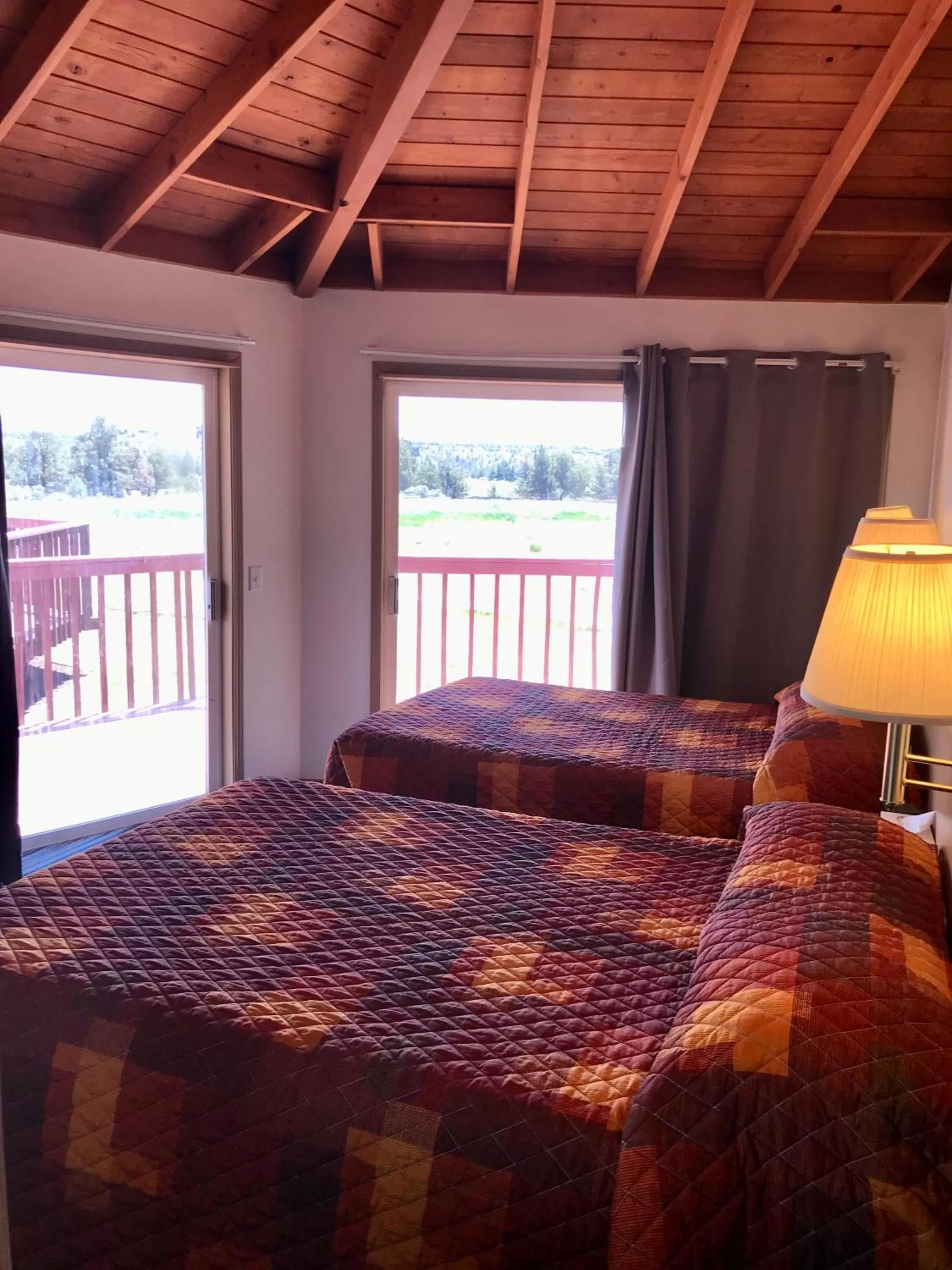 Bedroom, Bed in Smith Rock Resort