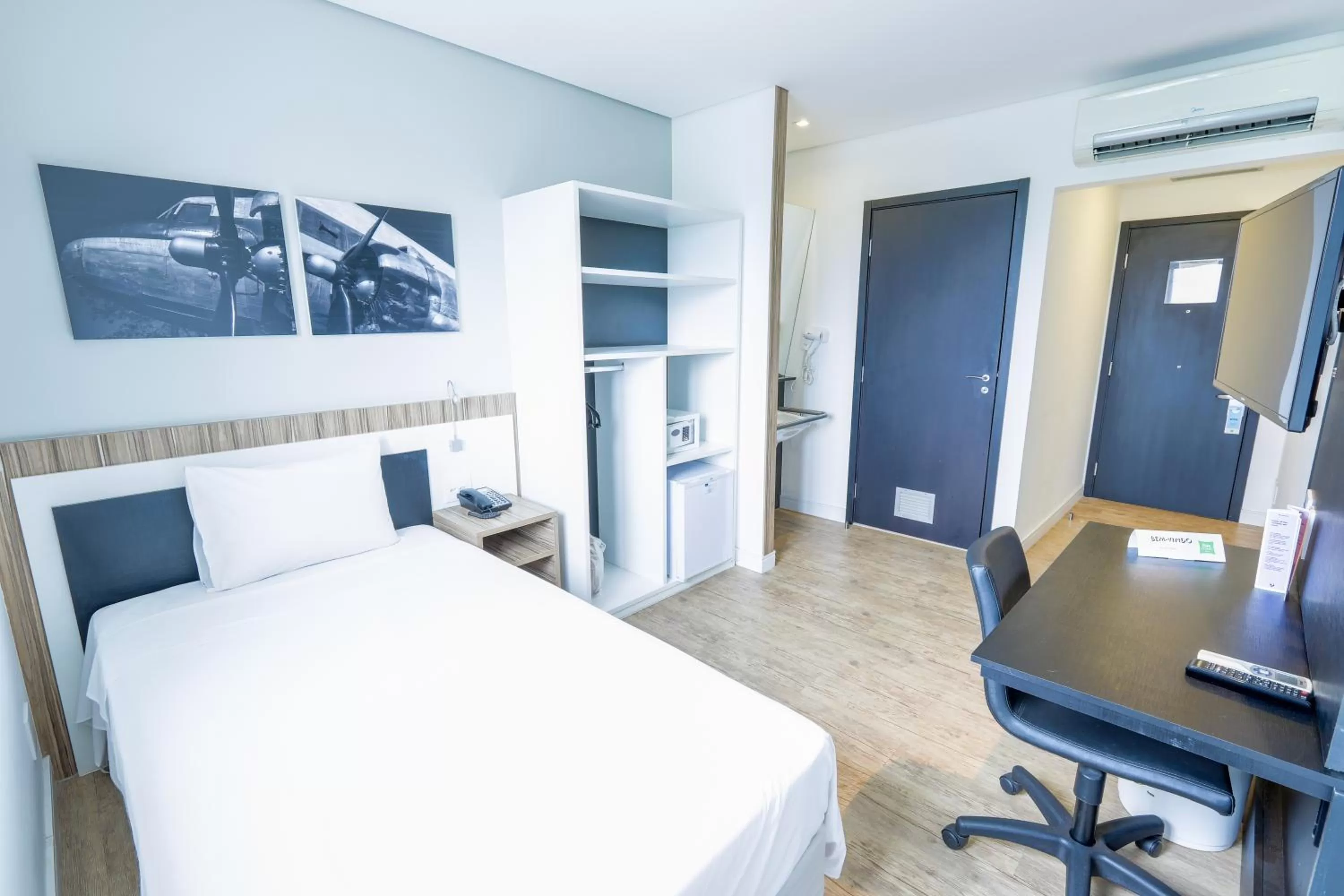 TV and multimedia, Bed in ibis Styles Confins Aeroporto