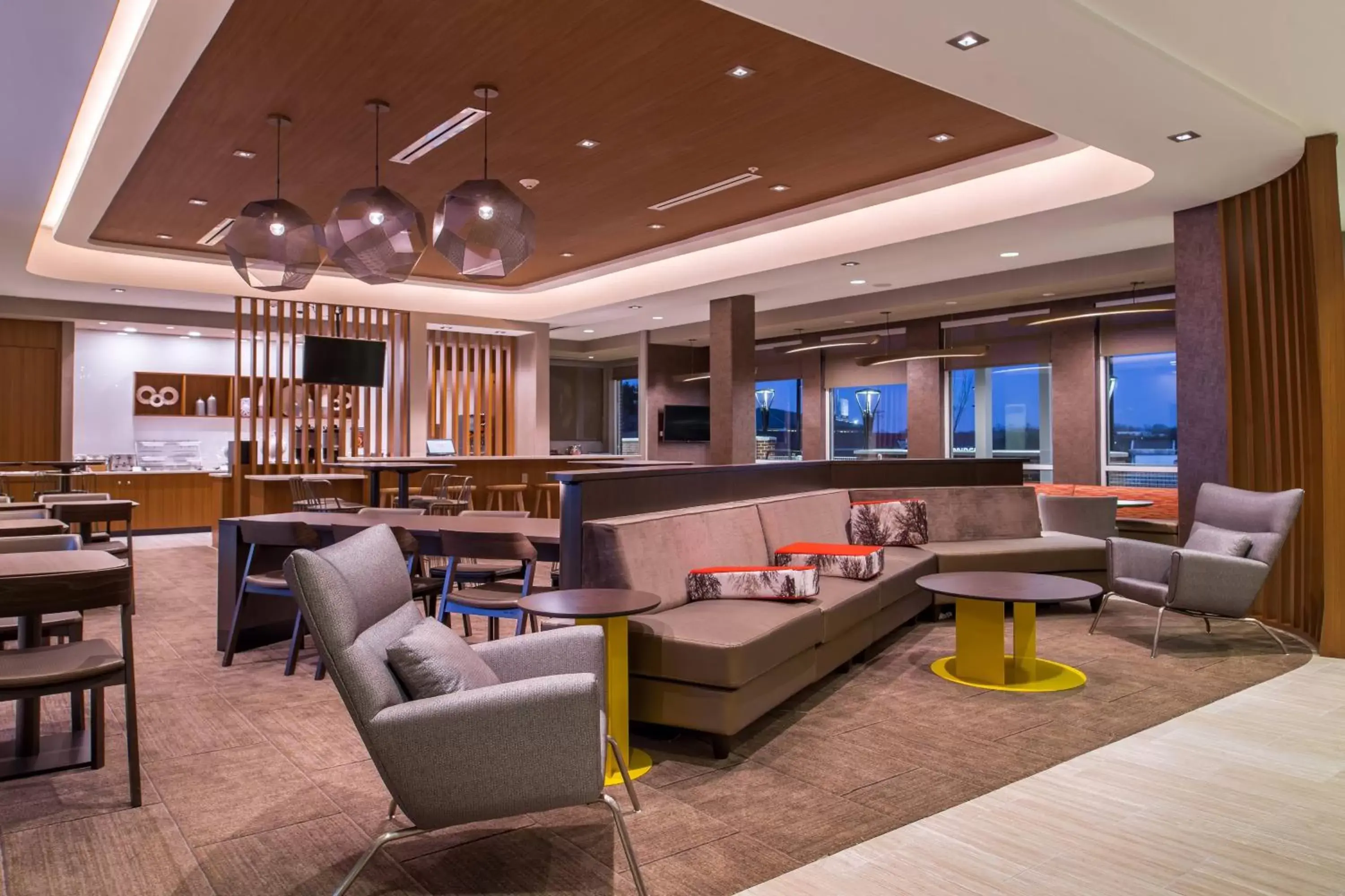 Lobby or reception, Lounge/Bar in SpringHill Suites by Marriott Greensboro Airport