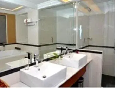 Bathroom in Abadi Suite Hotel & Tower Jambi by Tritama Hospitality