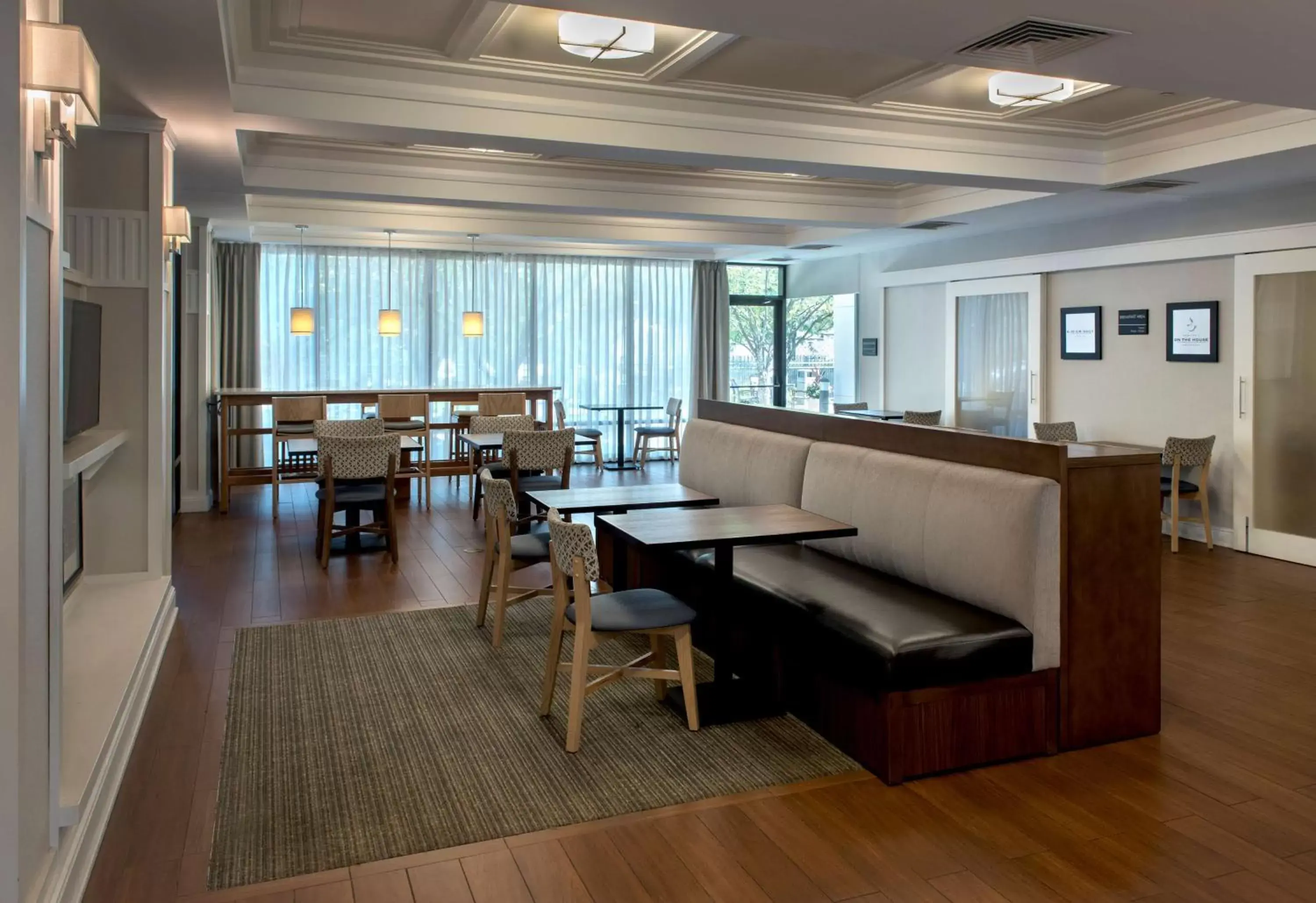 Lobby or reception, Restaurant/Places to Eat in Hampton Inn Middletown