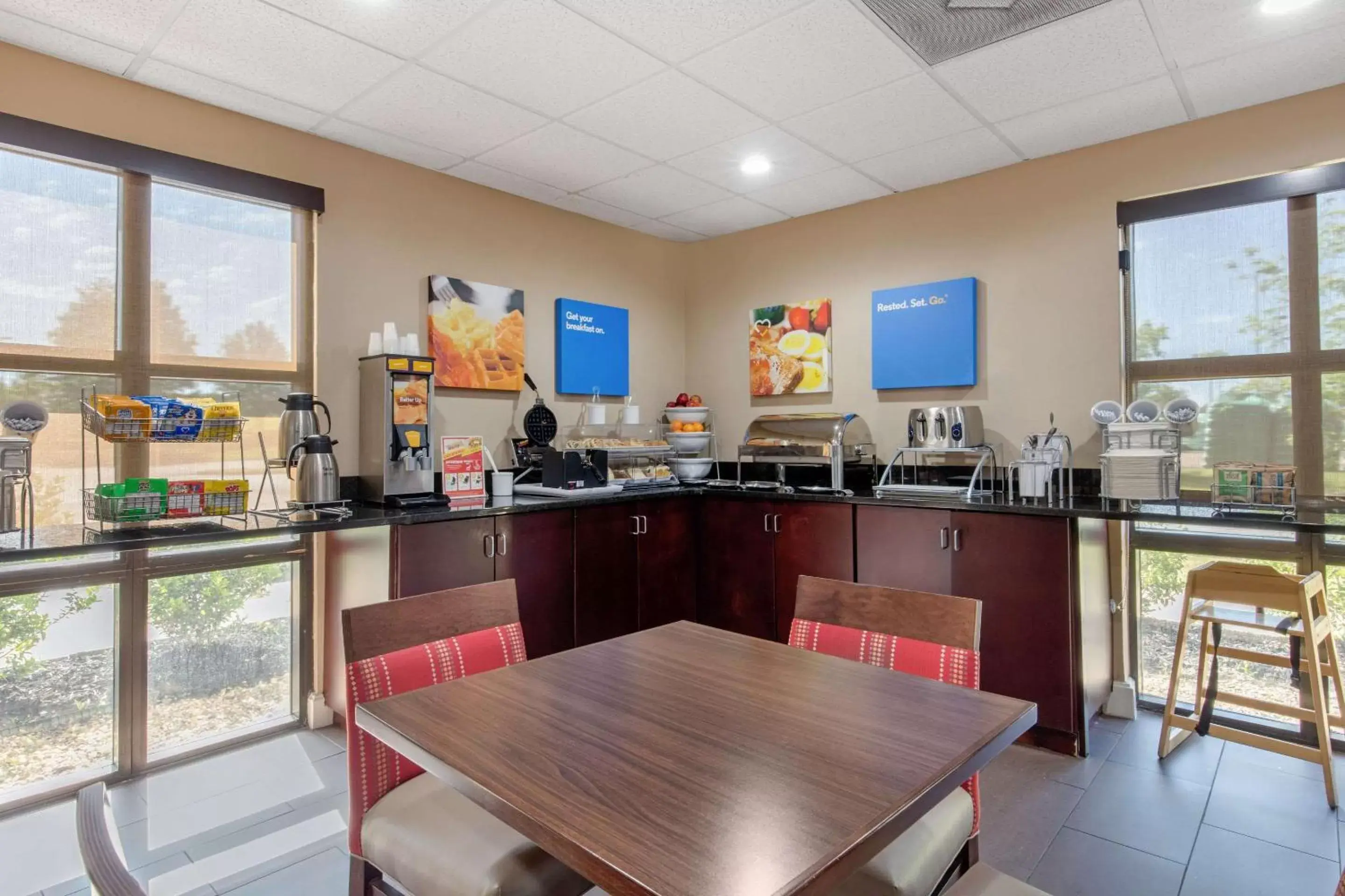 Restaurant/Places to Eat in Comfort Inn Horn Lake - Southaven