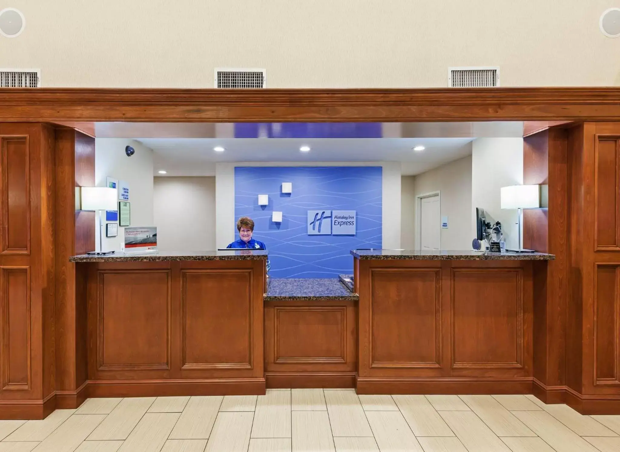 Lobby or reception, Lobby/Reception in Holiday Inn Express Hotel & Suites Kilgore North, an IHG Hotel