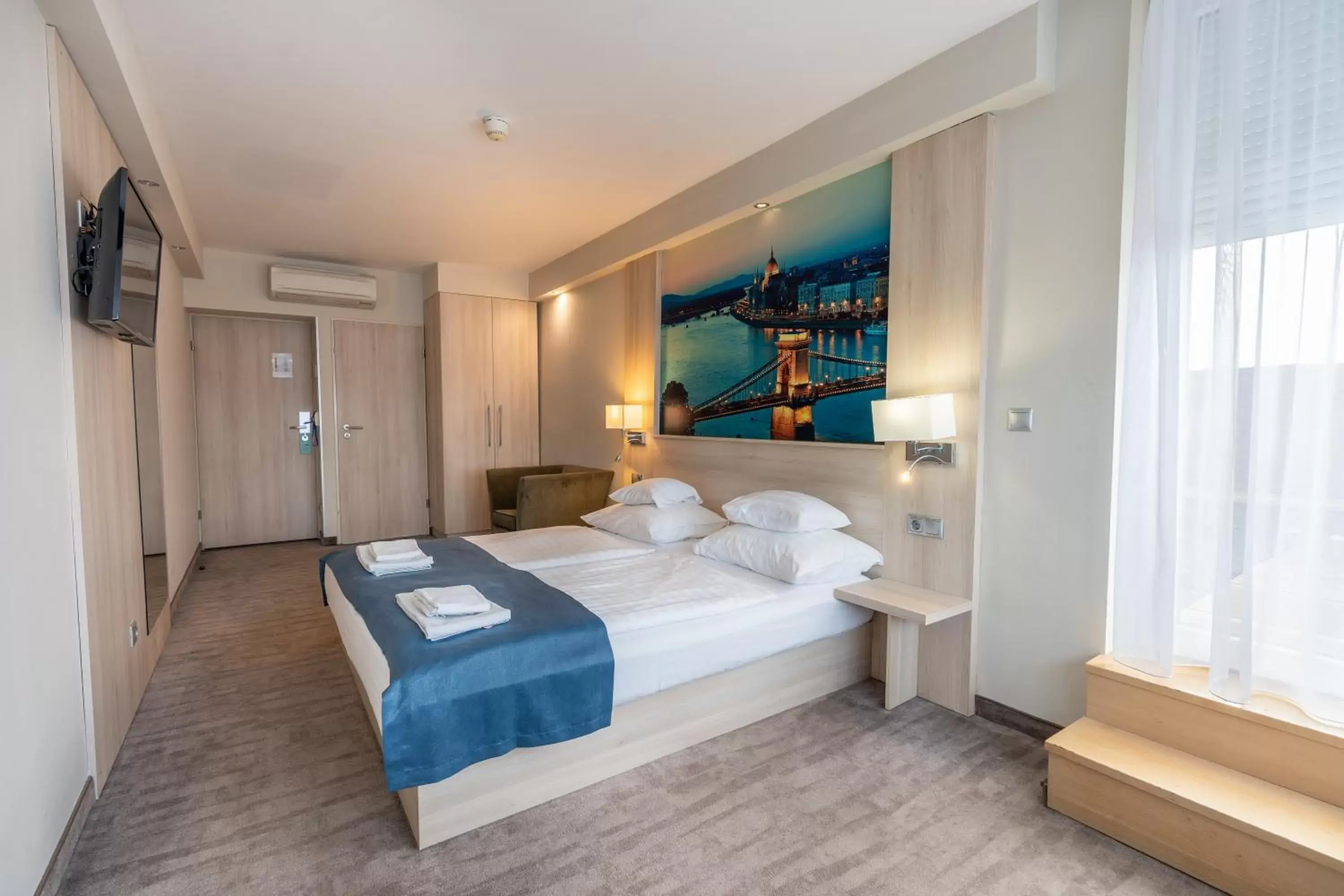Bedroom, Bed in Medos Hotel