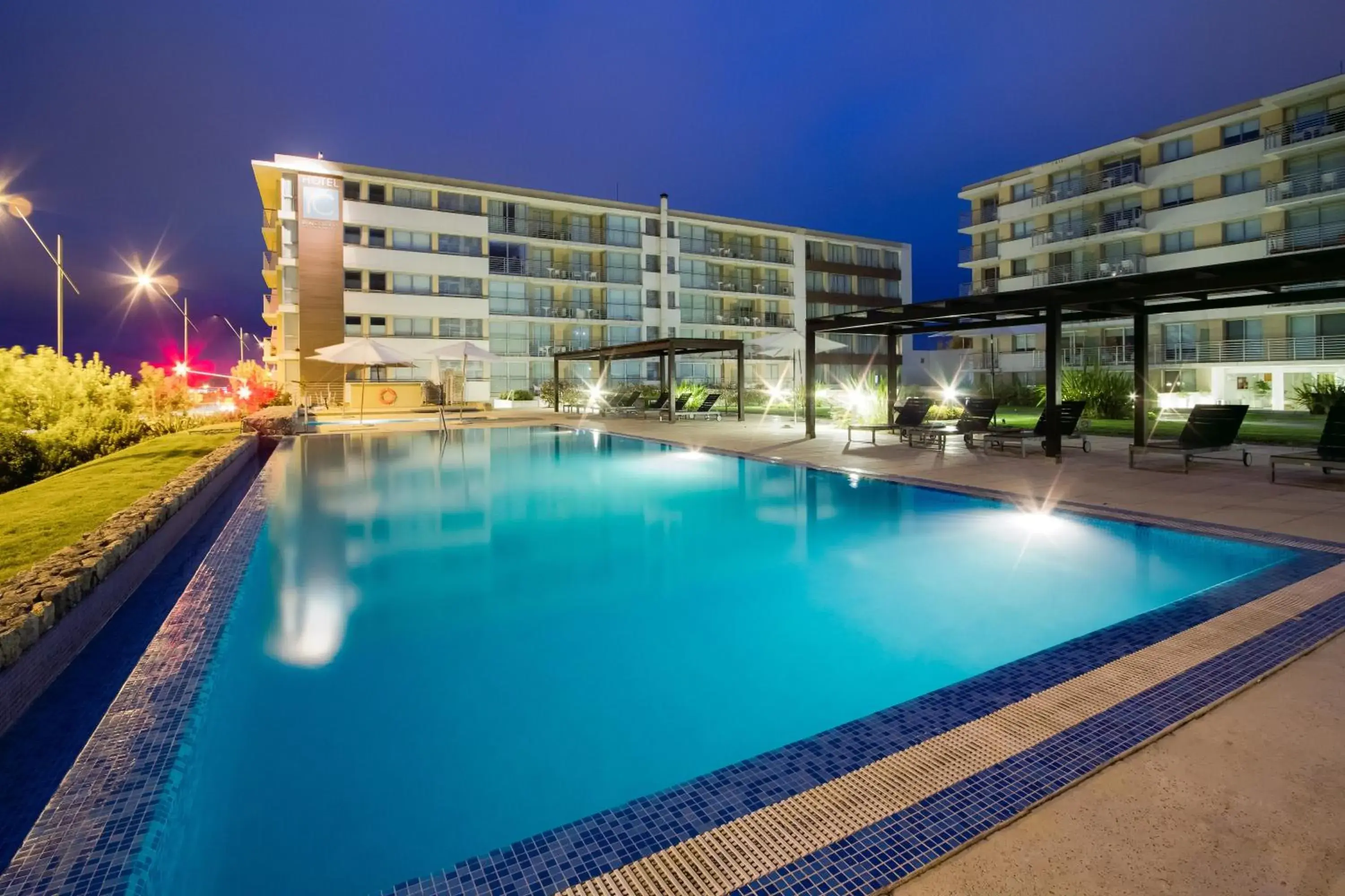 Pool view, Property Building in Real Colonia Hotel & Suites