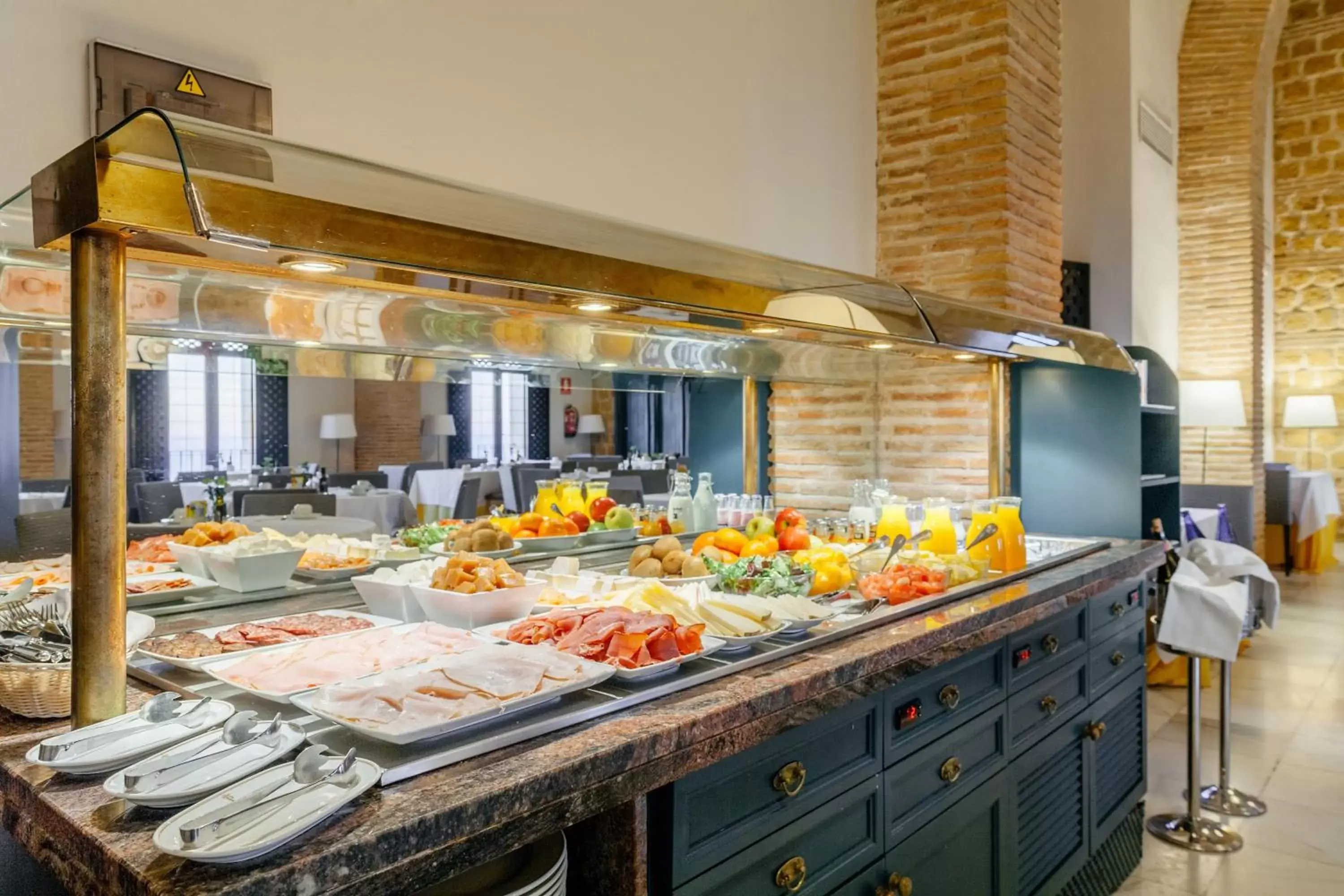 Food and drinks in Parador de Carmona Food and drinks in Parador de Carmona