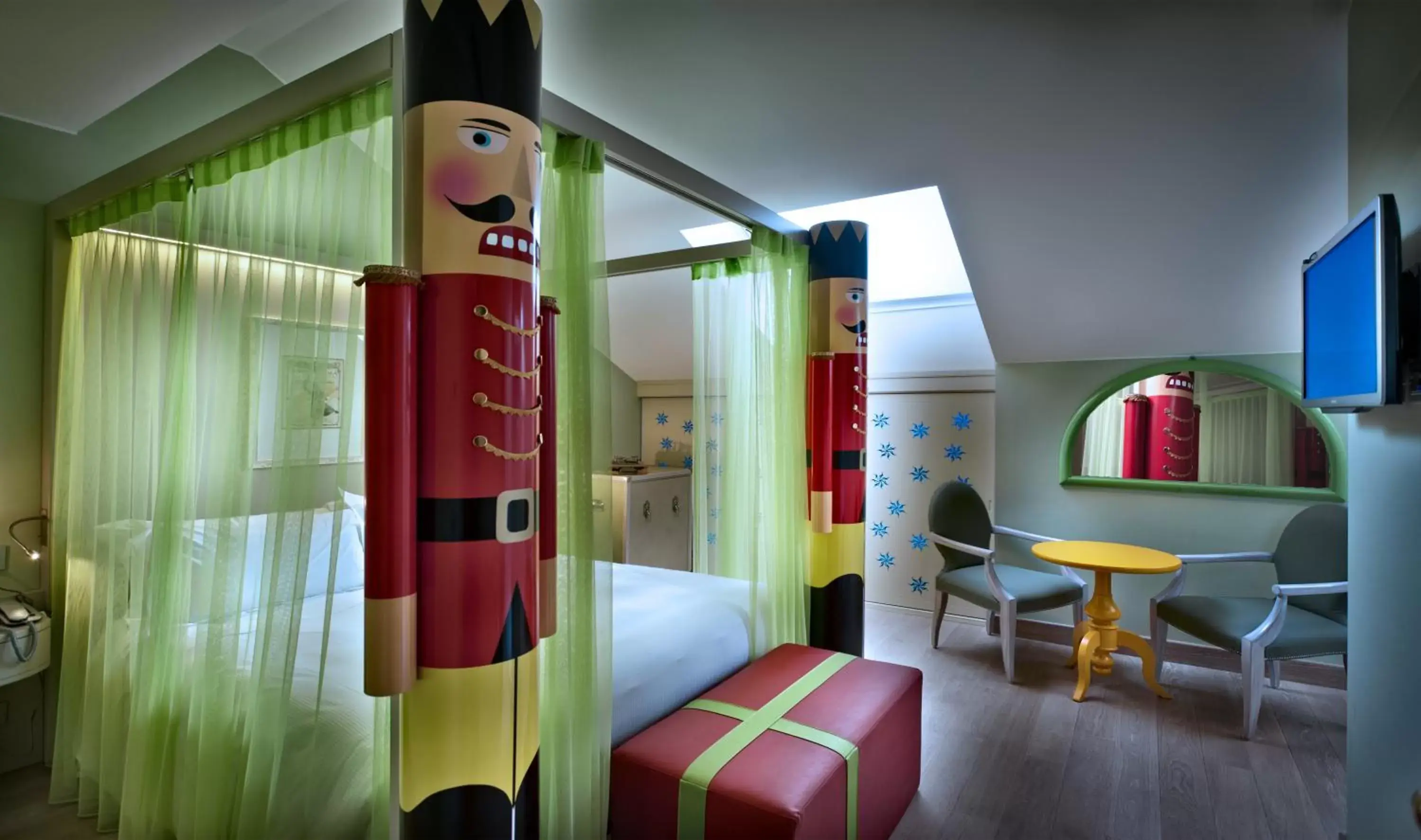 Bed in Château Monfort - Relais & Châteaux Bed in Château Monfort - Relais & Châteaux