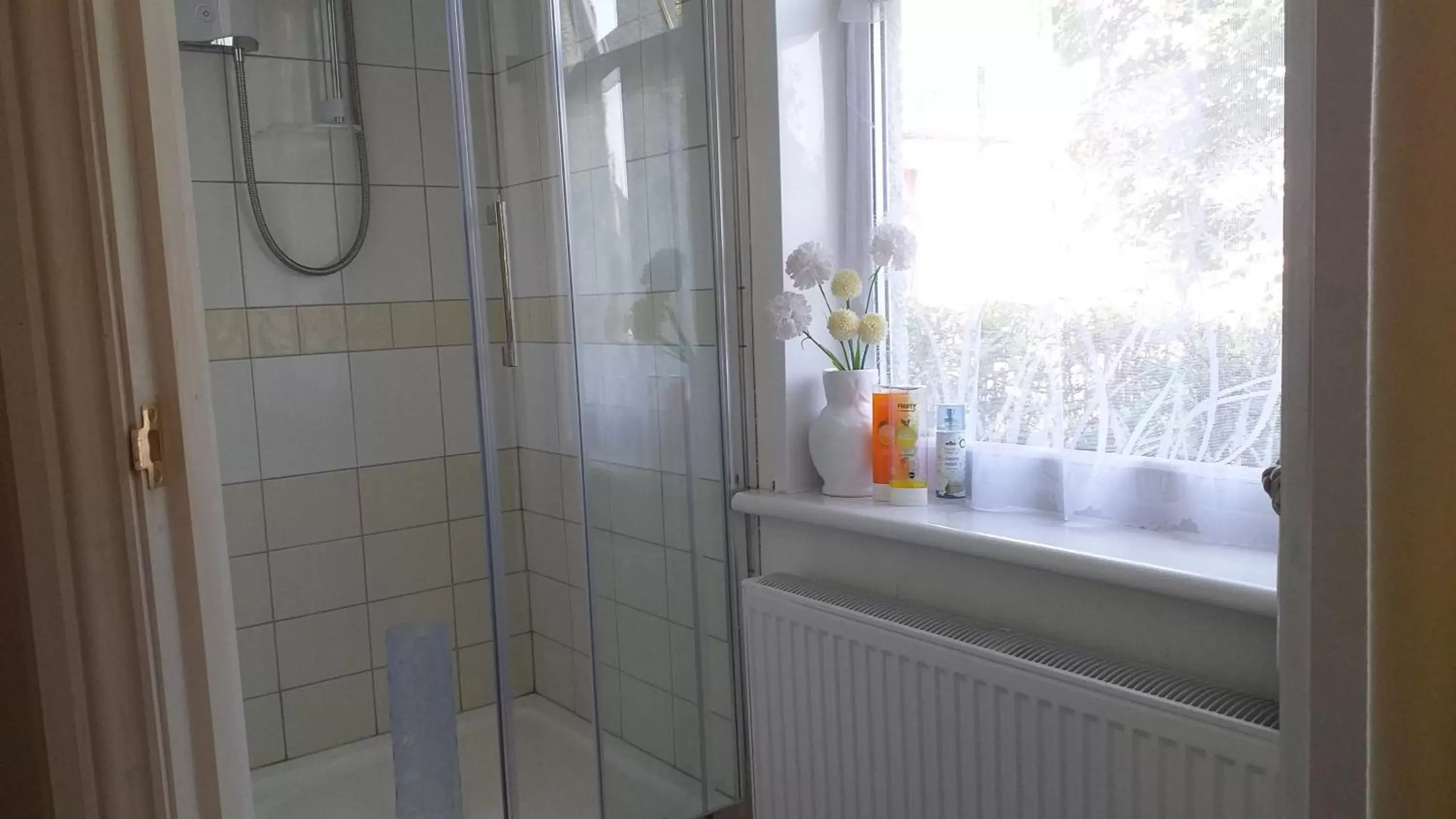 Shower, Bathroom in Littlebeck