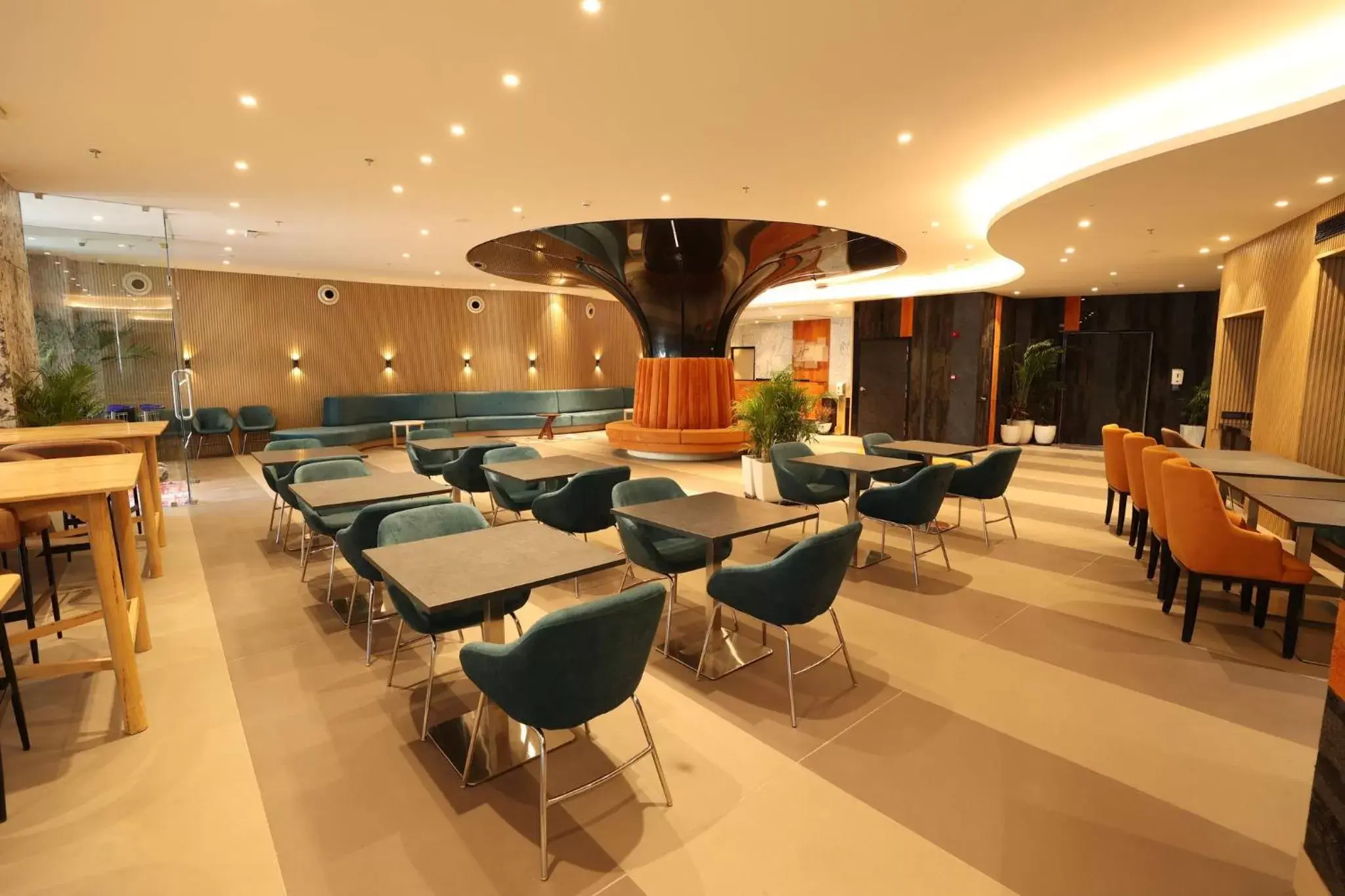 Property building, Restaurant/Places to Eat in Holiday Inn Express & Suites Jaipur Gopalpura
