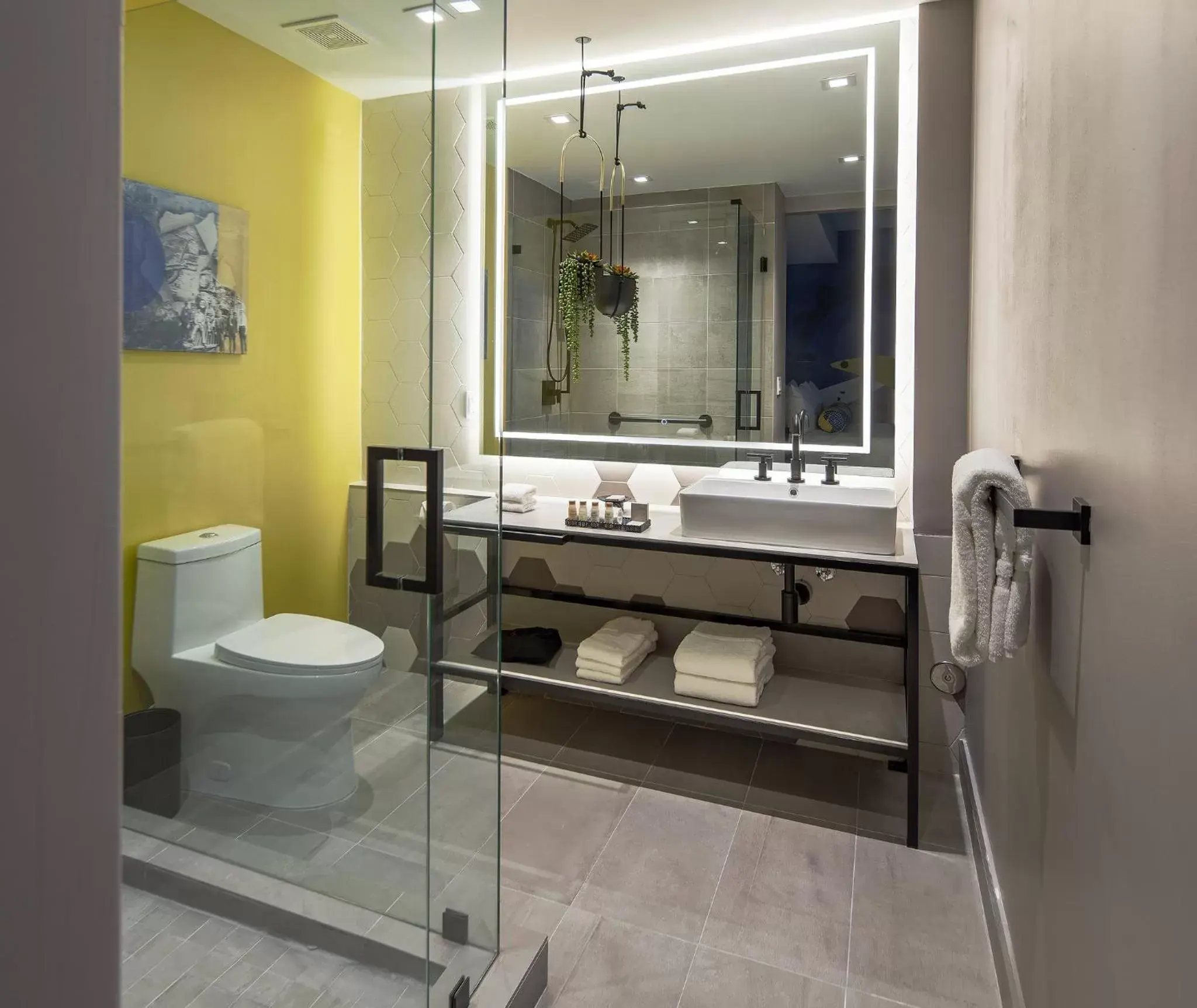 Bathroom in Hotel Indigo Miami Brickell, an IHG Hotel
