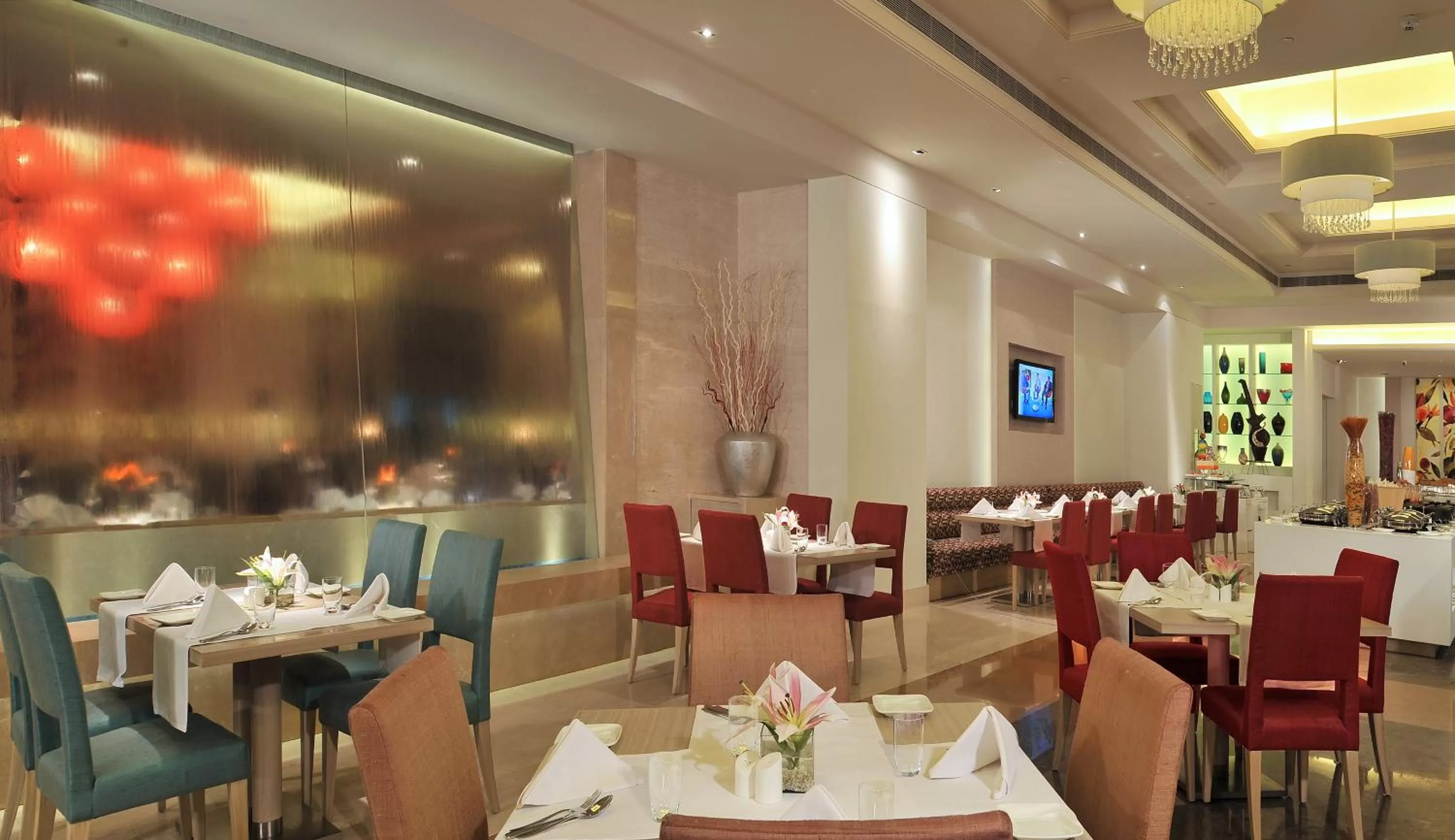 Swimming pool in Radisson Hyderabad Hitec City