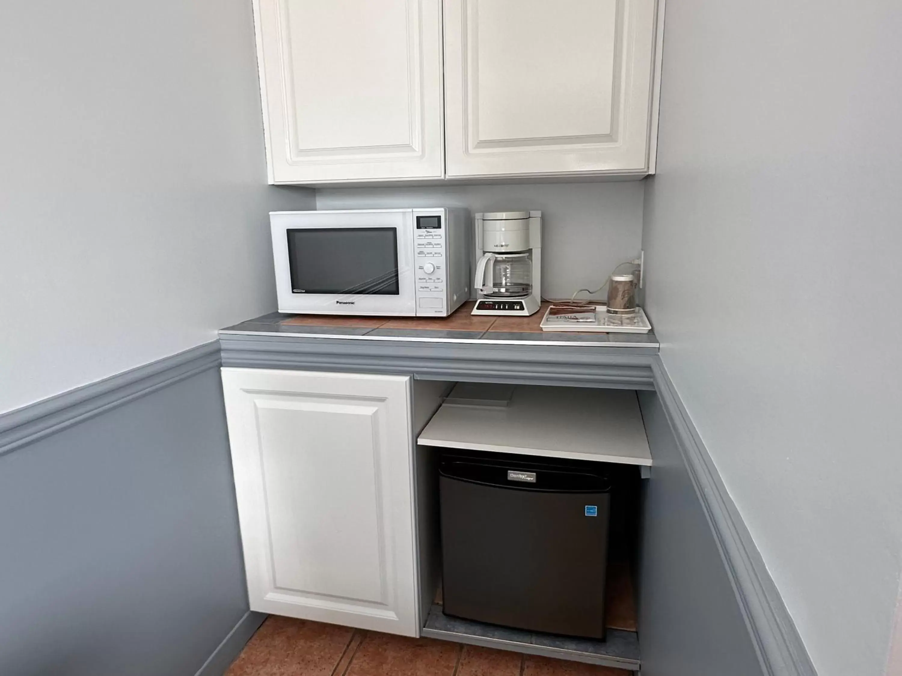 Kitchen/Kitchenette in Motel Le Refuge