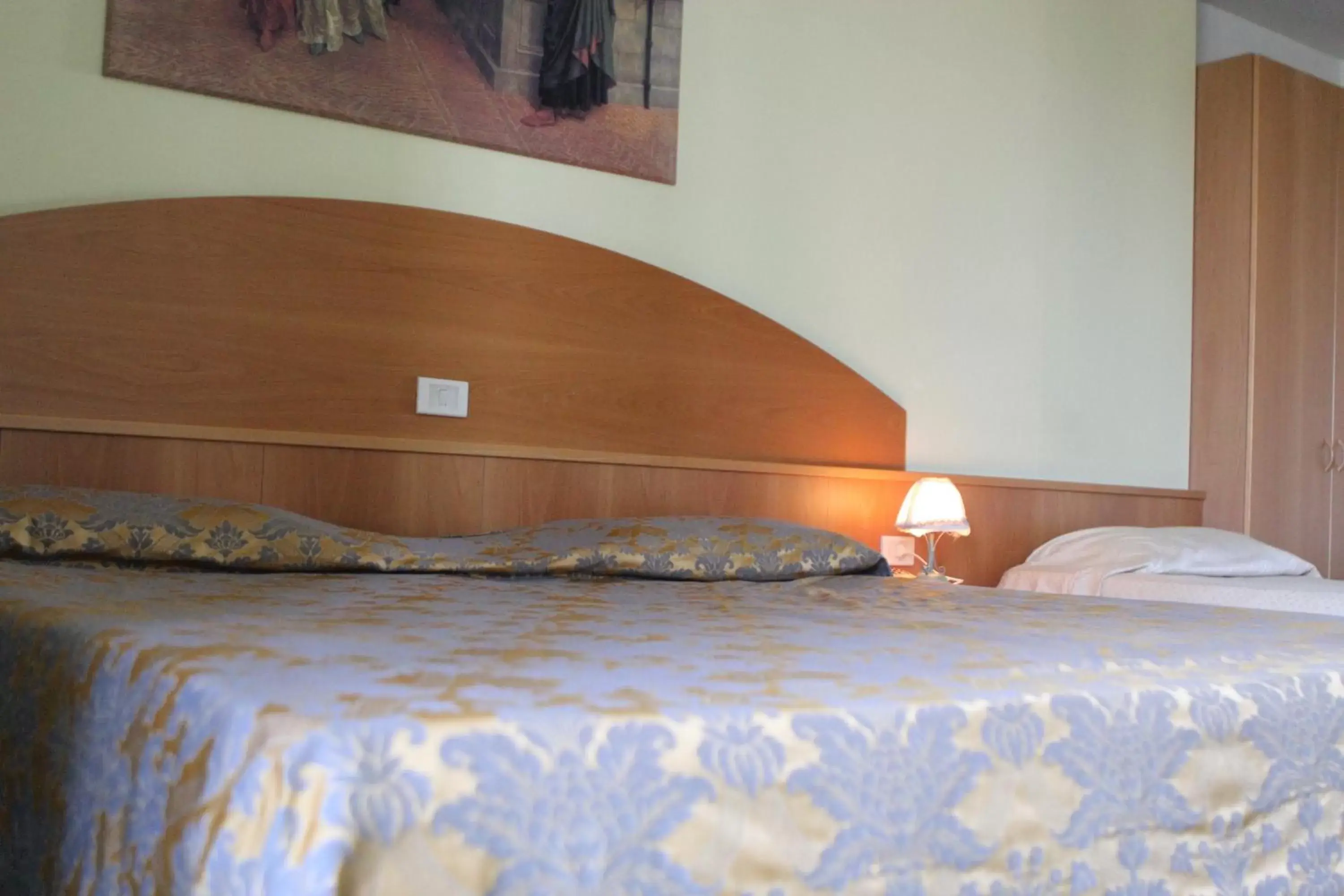 Bedroom, Bed in Ascot Lodging