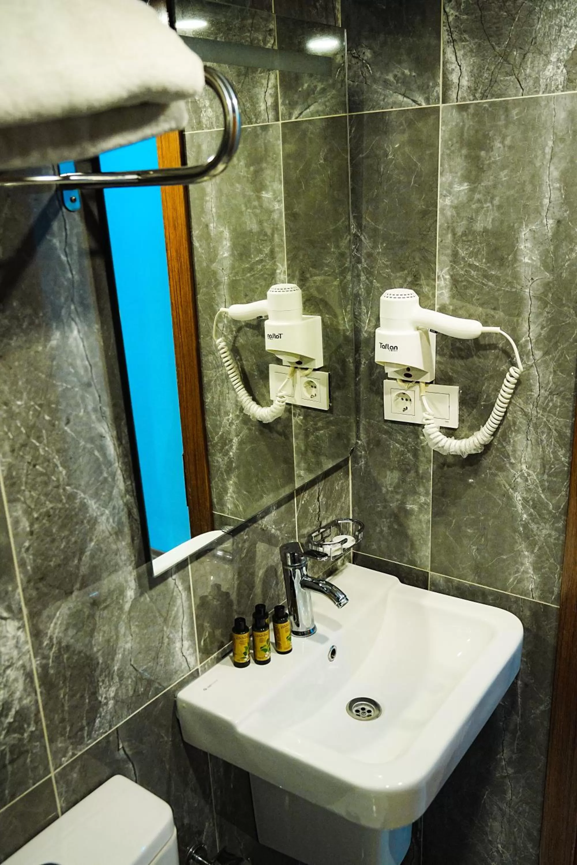 Bathroom in Reyyan Hotel