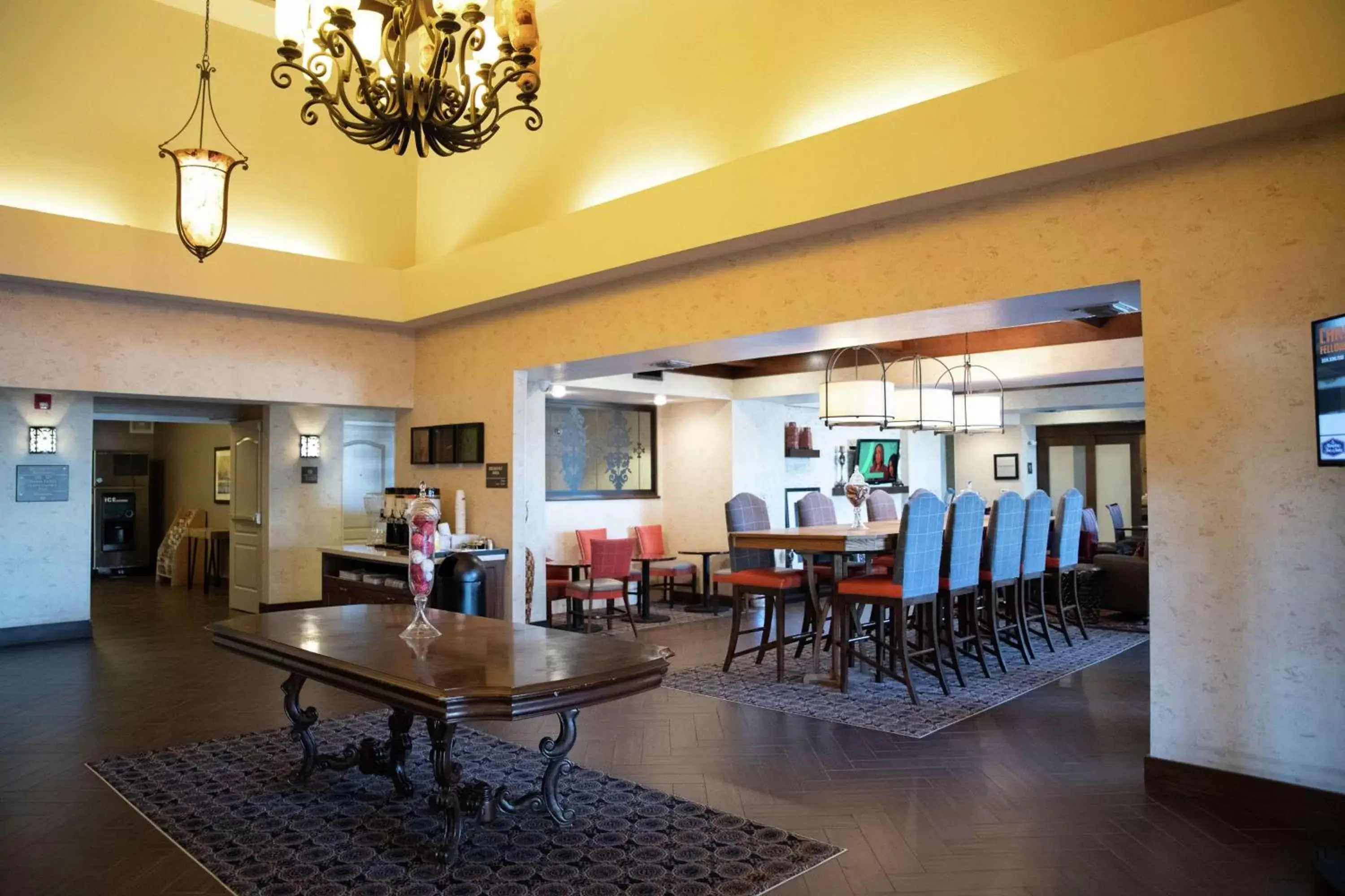 Lobby or reception, Restaurant/Places to Eat in Hampton Inn & Suites Fresno