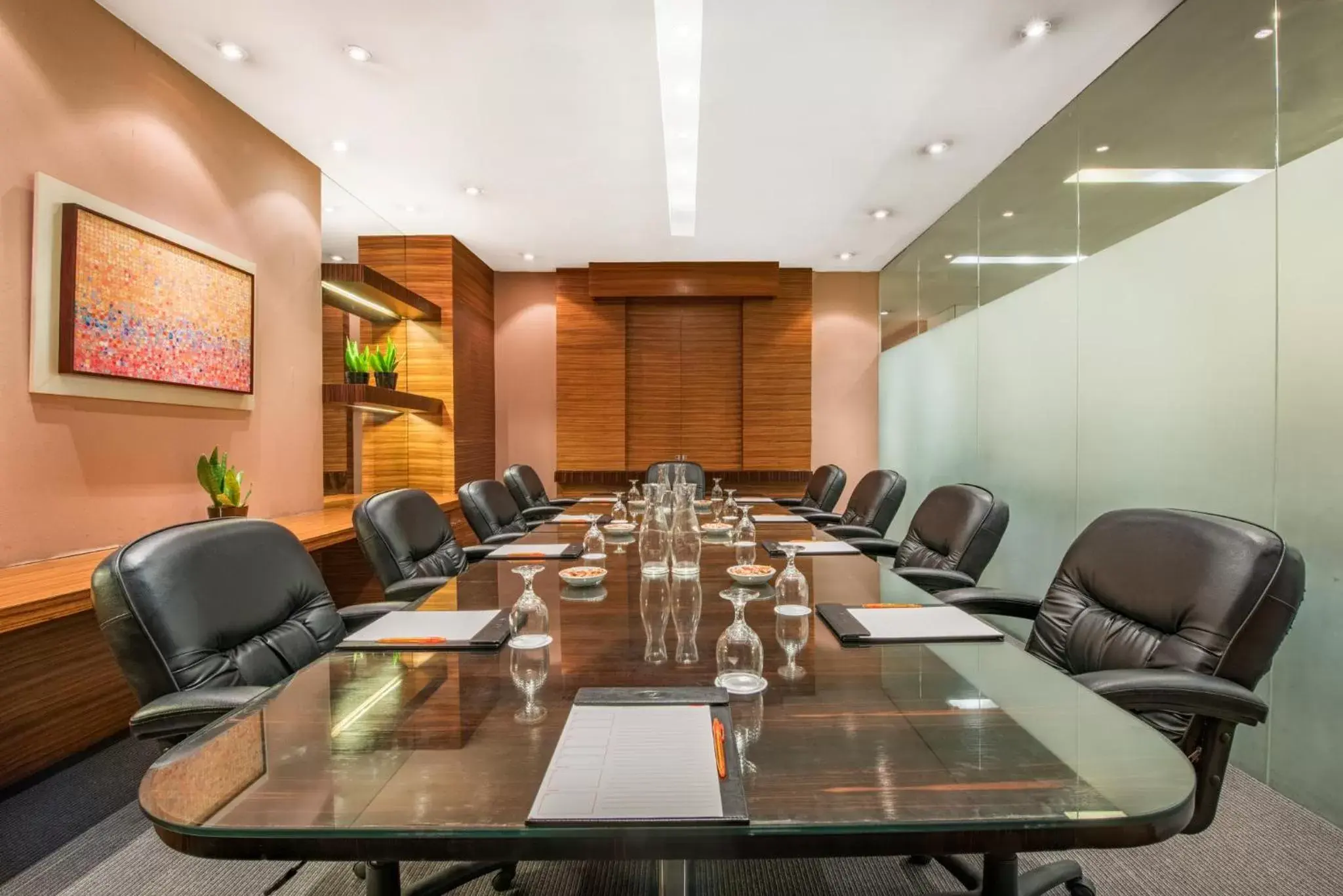 Meeting/conference room in Crowne Plaza Manila Galleria, an IHG Hotel