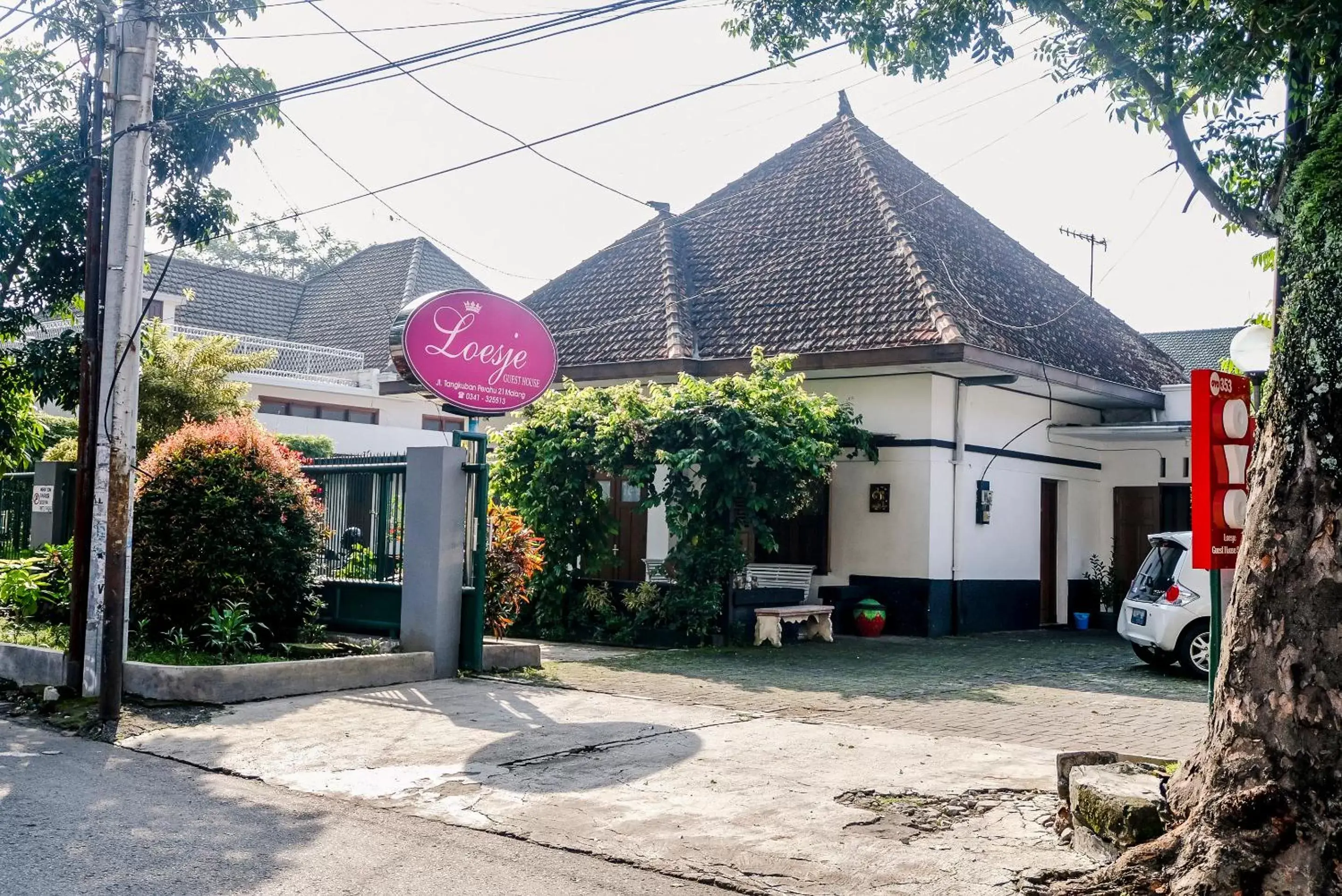 Property Building in OYO 353 Loesje Guest House Syariah