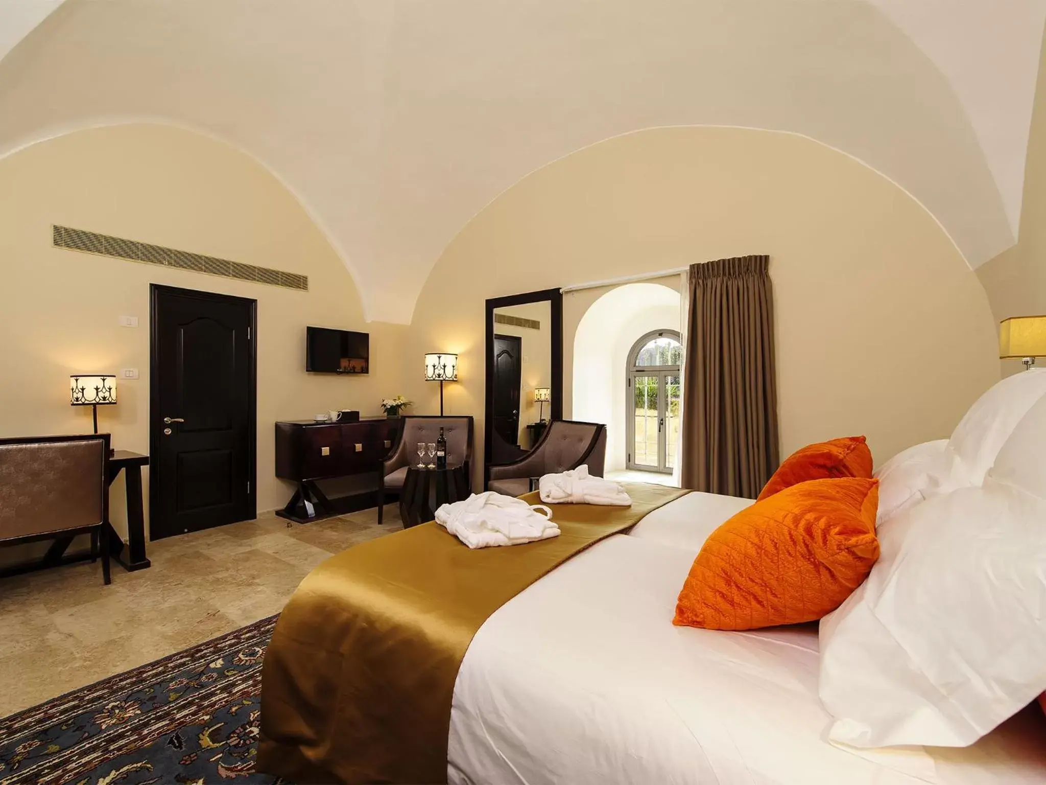 Bedroom in The Sephardic House Hotel in The Jewish Quarter