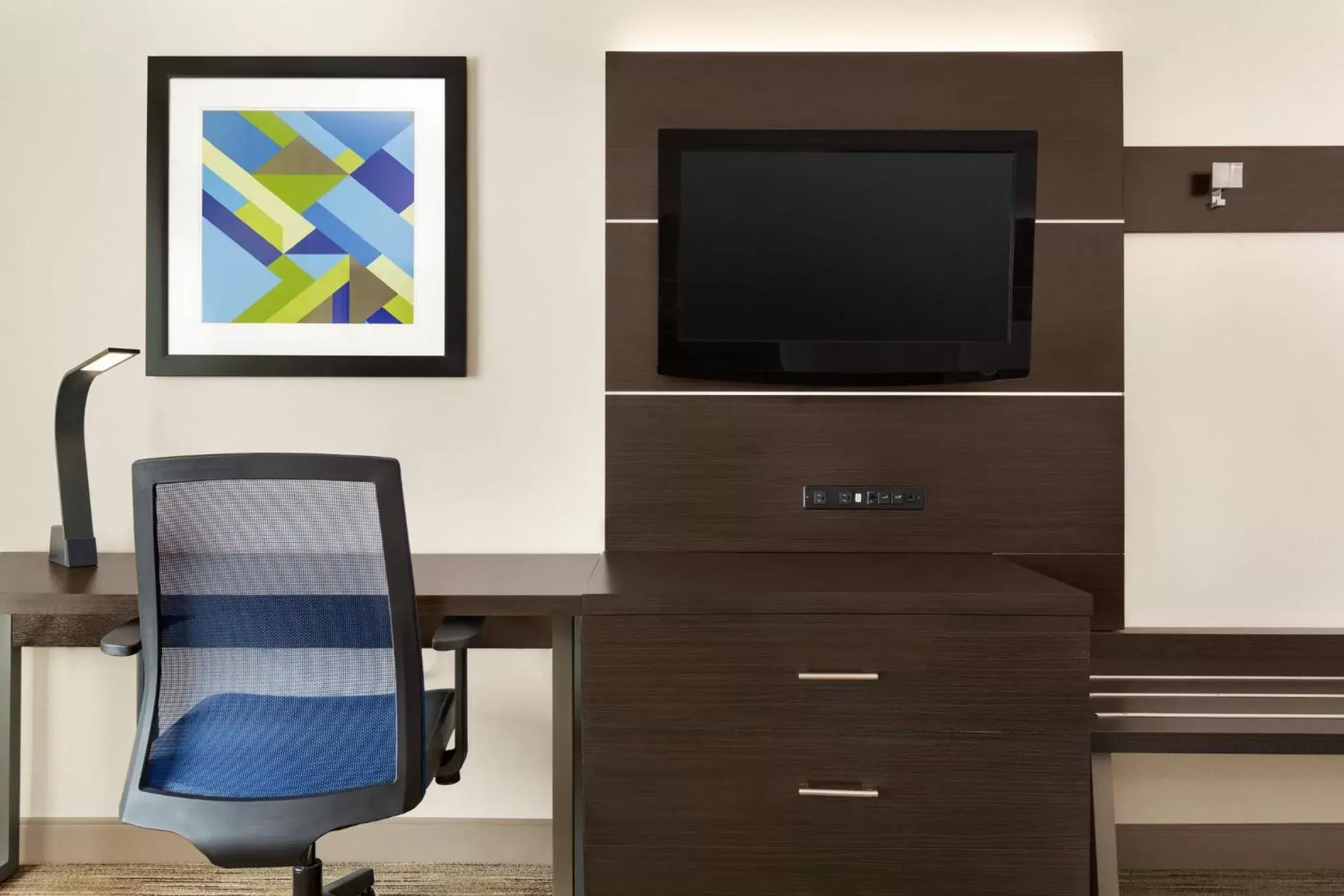 Photo of the whole room, TV/Entertainment Center in Holiday Inn Express Hotel & Suites San Antonio NW-Medical Area, an IHG Hotel