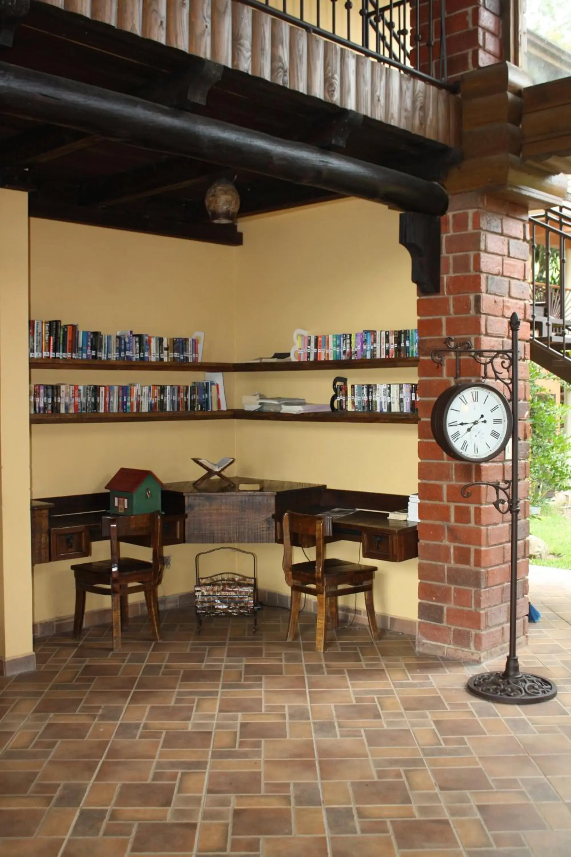 Library, Lounge/Bar in Hotel Gran Jimenoa