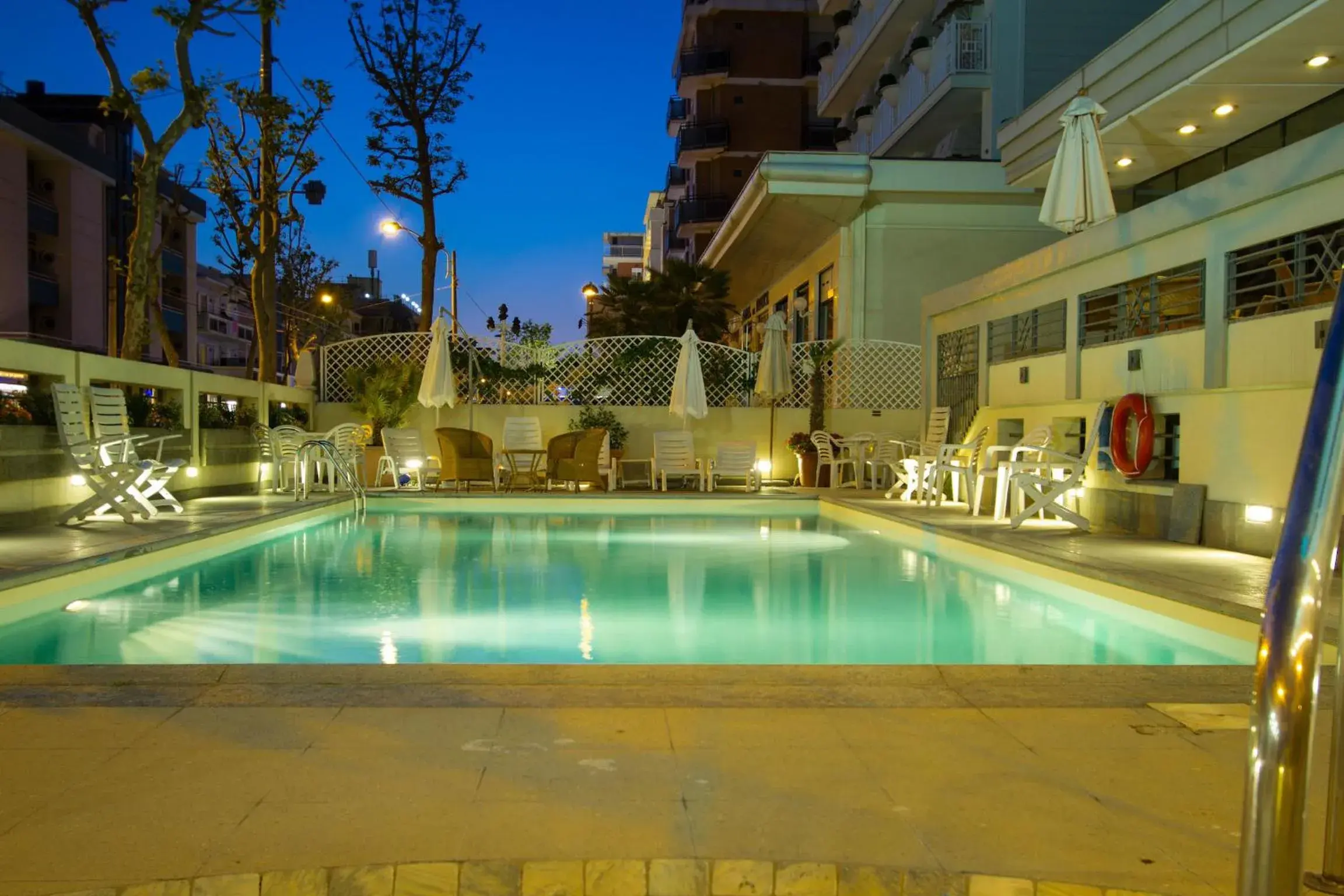 Garden, Swimming Pool in Hotel Nord Est