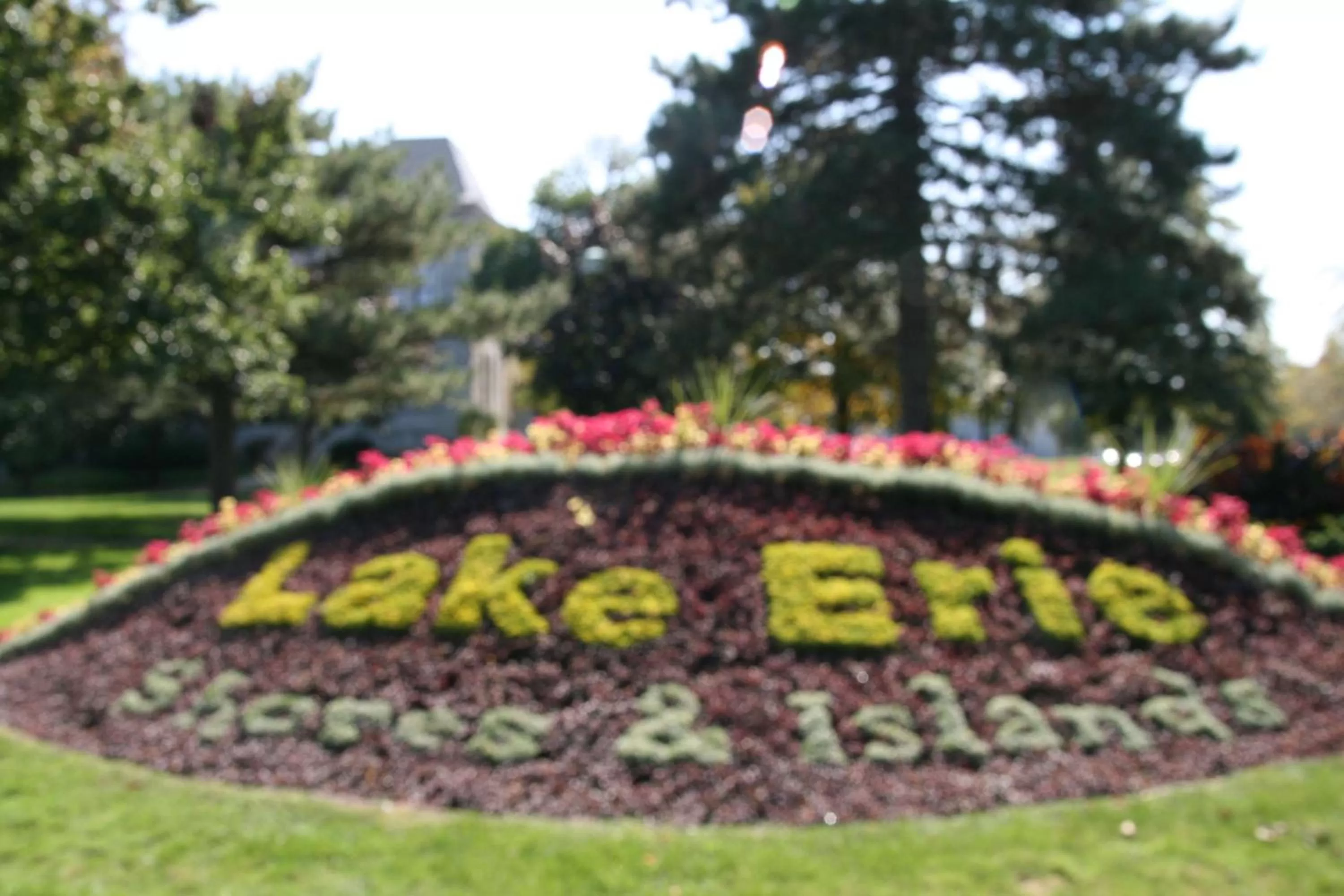 Garden in Hampton Inn Sandusky-Central