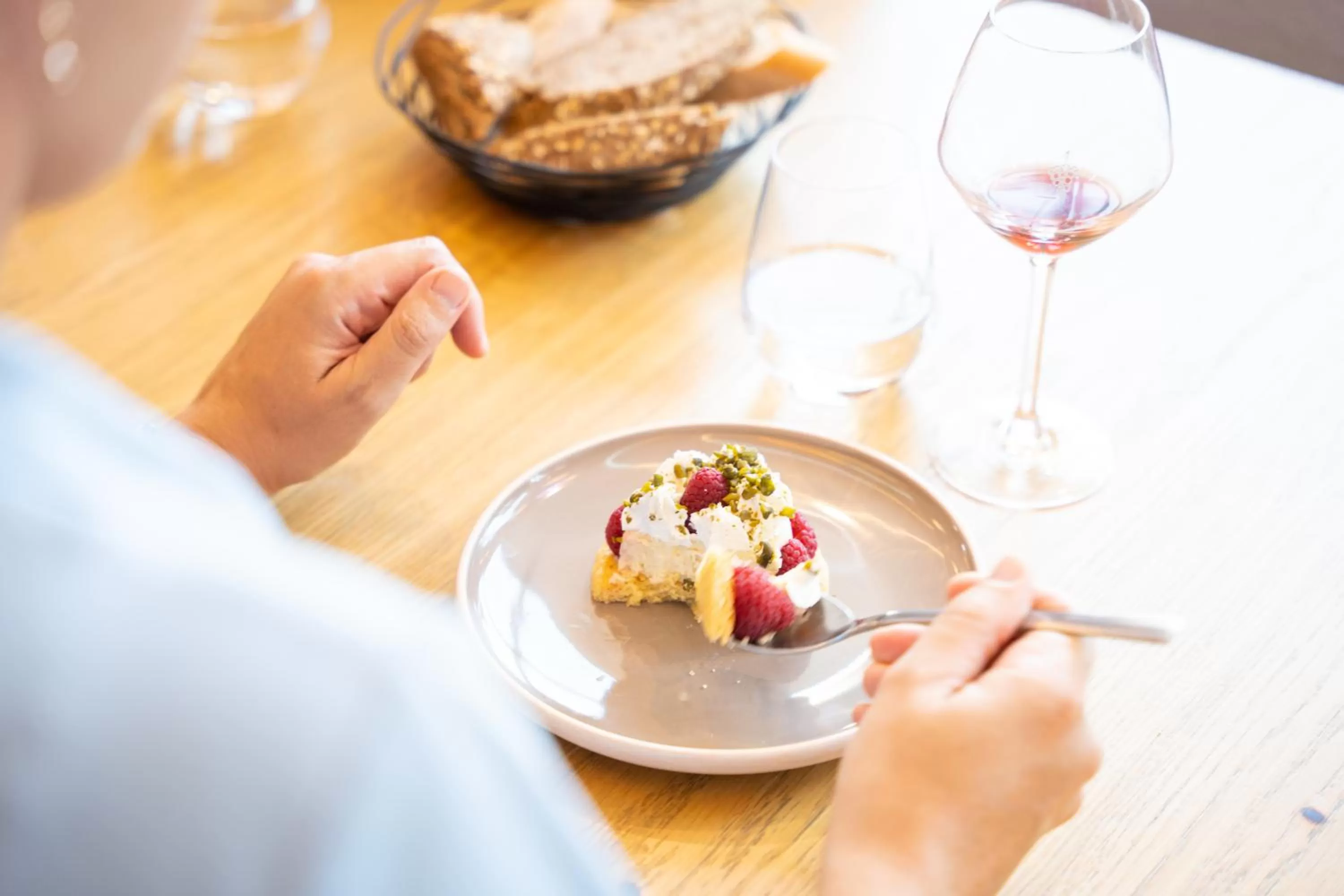 Restaurant/places to eat in Aiden by Best Western Clermont-Ferrand Hotel & Spa