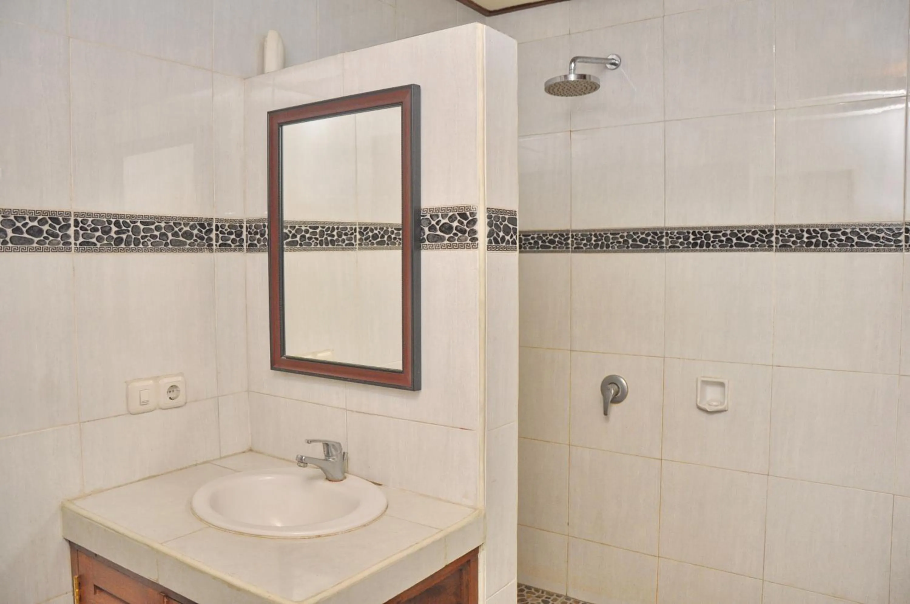 Shower in Nick's Homestay