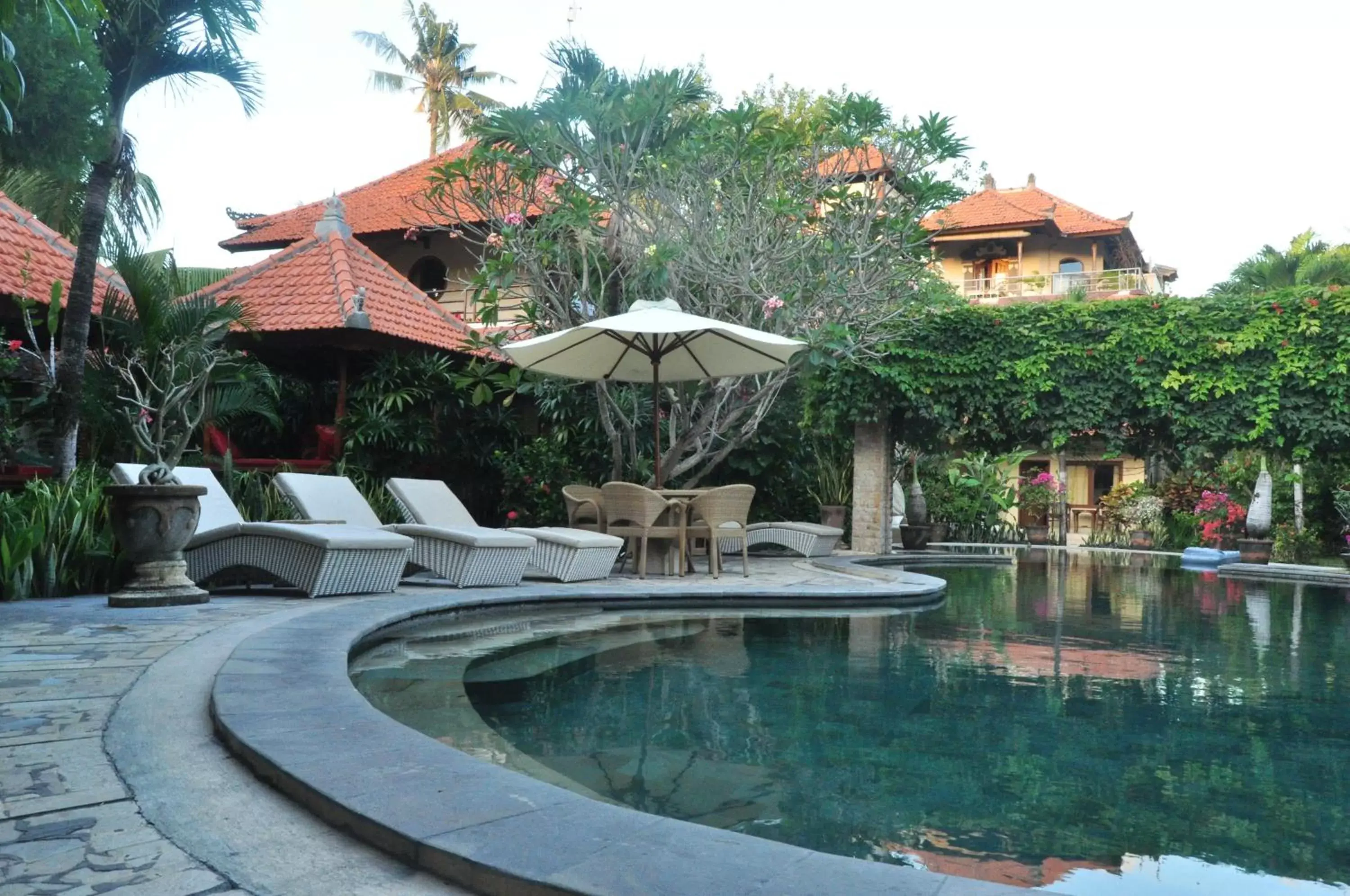 Swimming Pool in Kusnadi Hotel