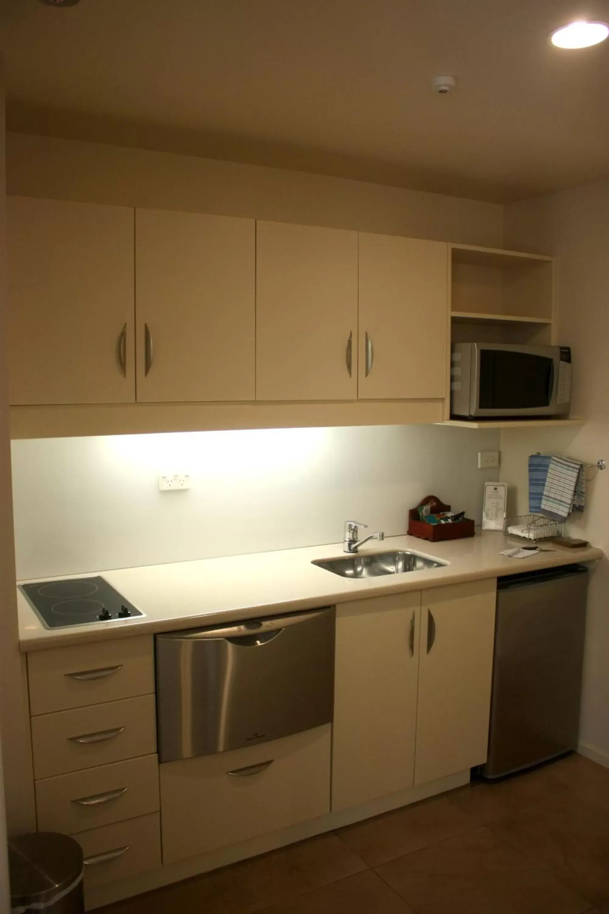 Kitchen or kitchenette, Kitchen/Kitchenette in Cedar Grove Motor Lodge