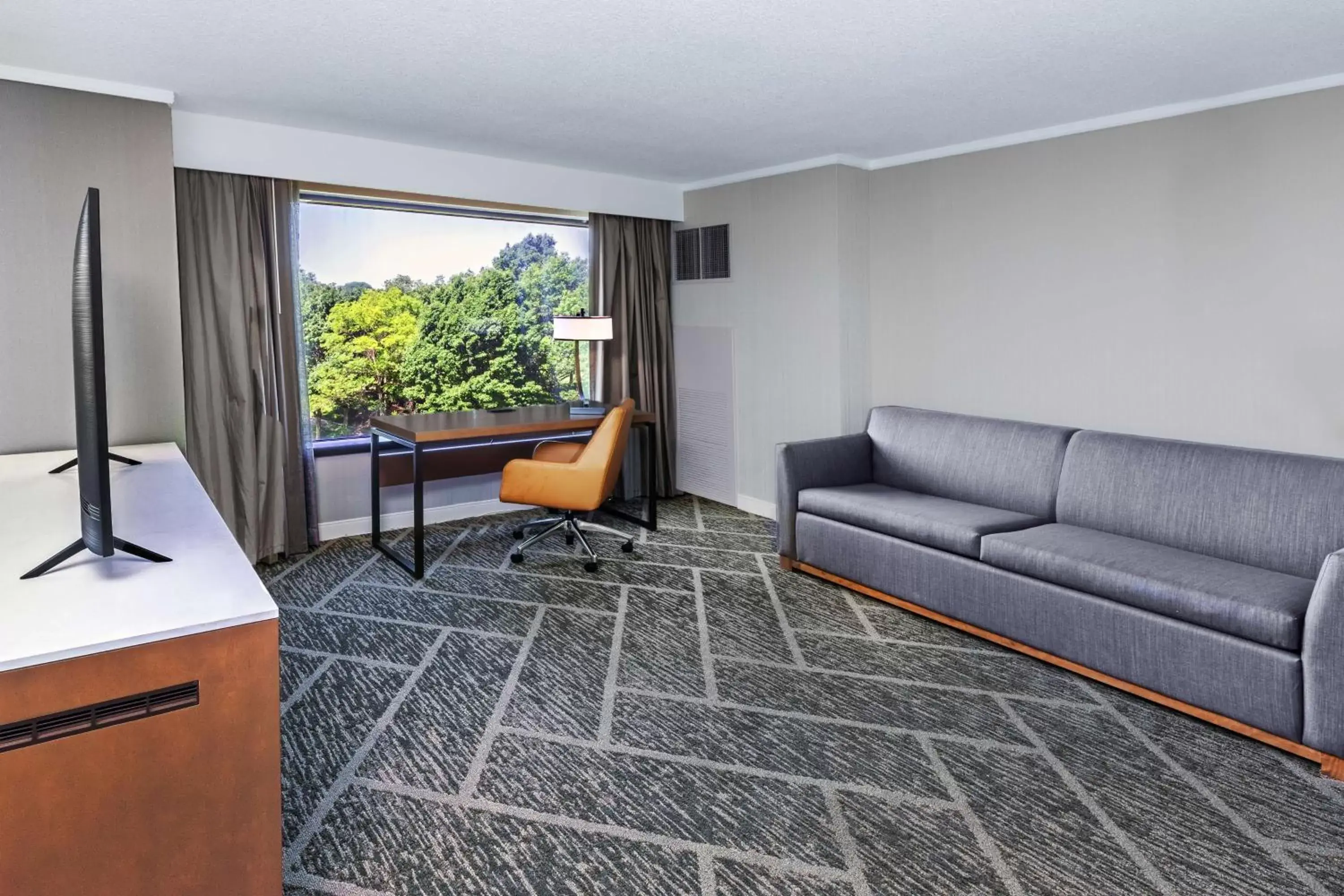 Living room, Seating Area in DoubleTree by Hilton Tulsa at Warren Place