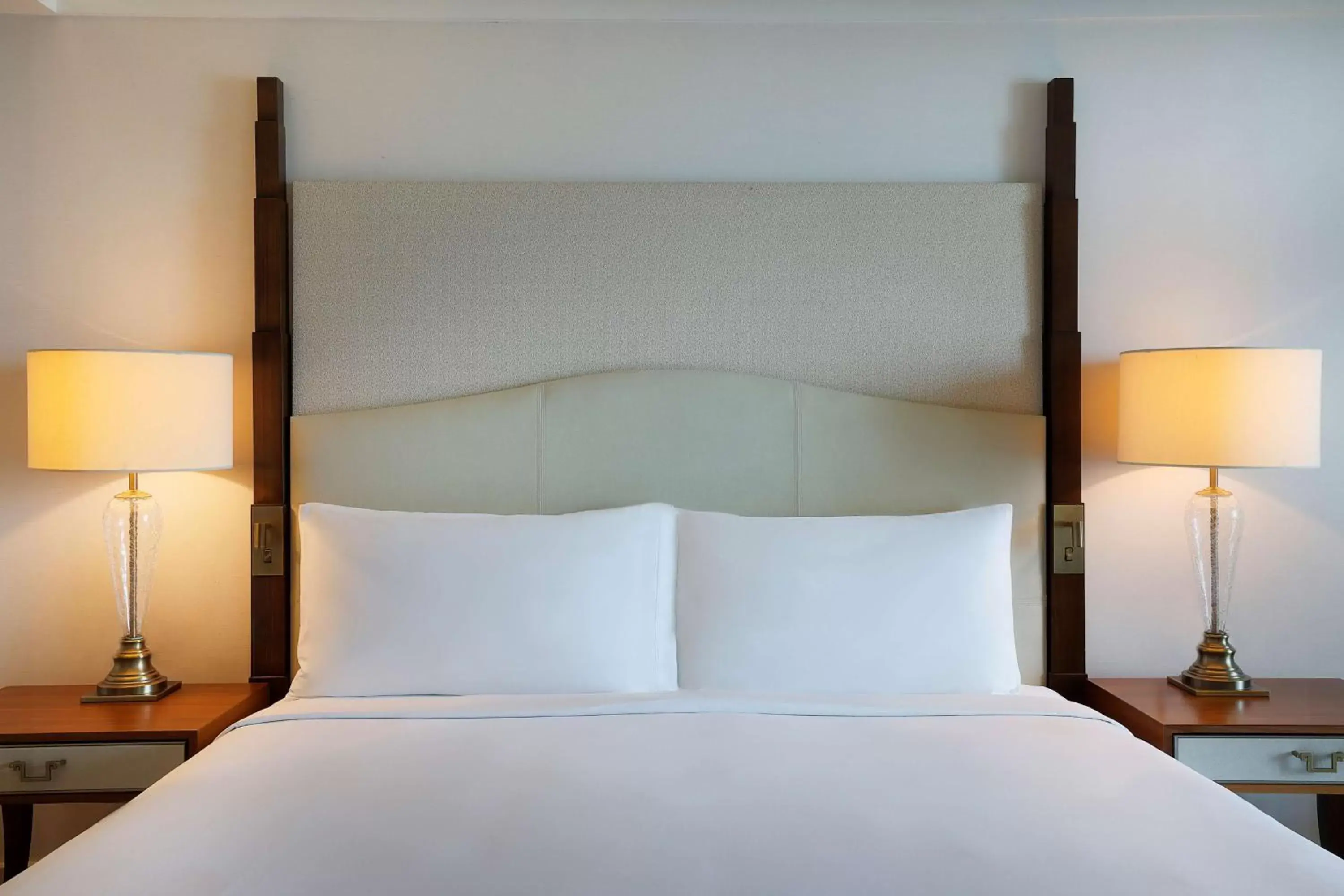 Bed in Waldorf Astoria Dubai Palm Jumeirah