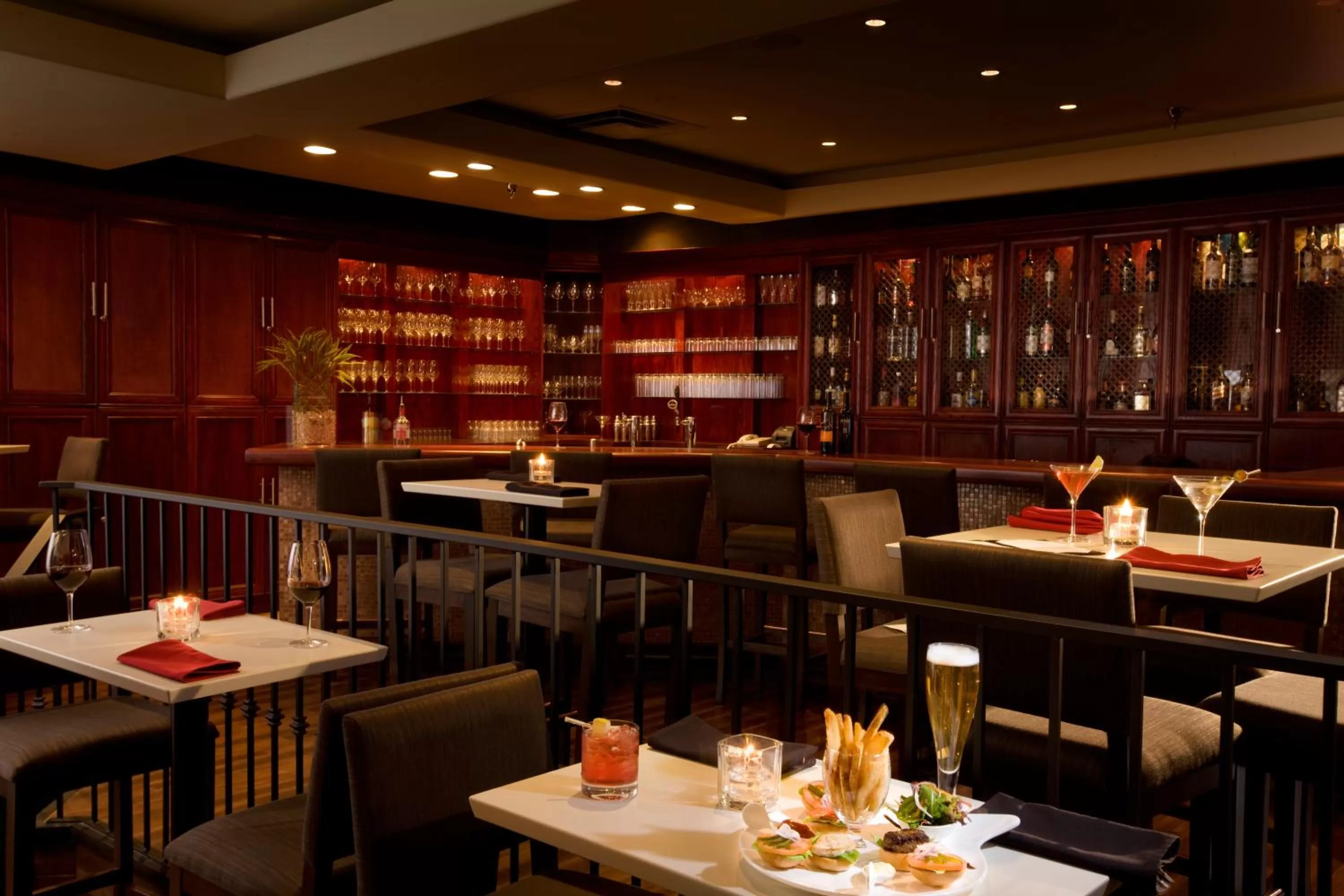 Restaurant/places to eat in Executive Hotel Vancouver Airport